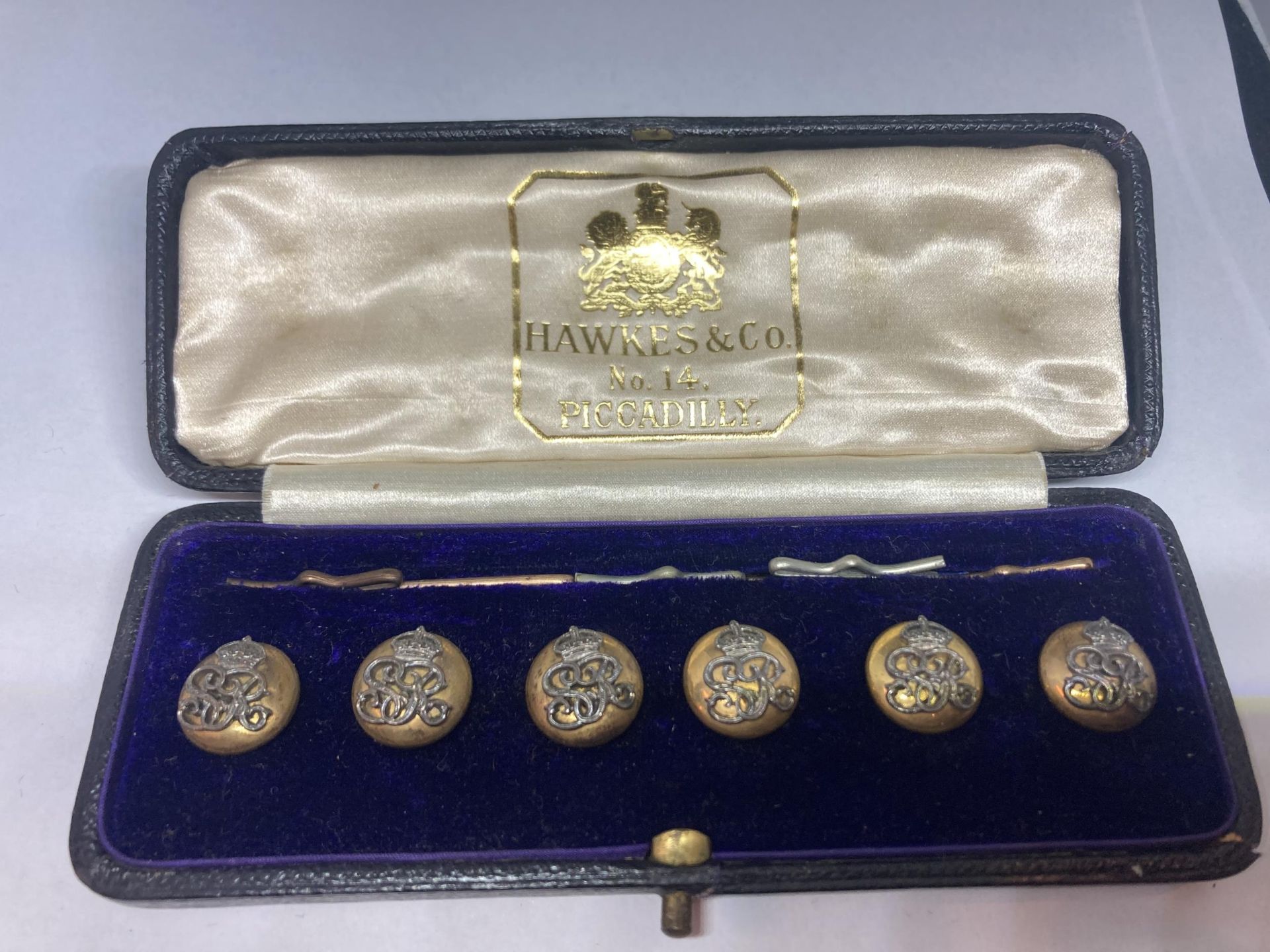 A SET OF SIX HAWKES & CO NO 14 PICCADILLY VINTAGE BUTTONS IN ORIGINAL PRESENTATION BOX - Image 2 of 3