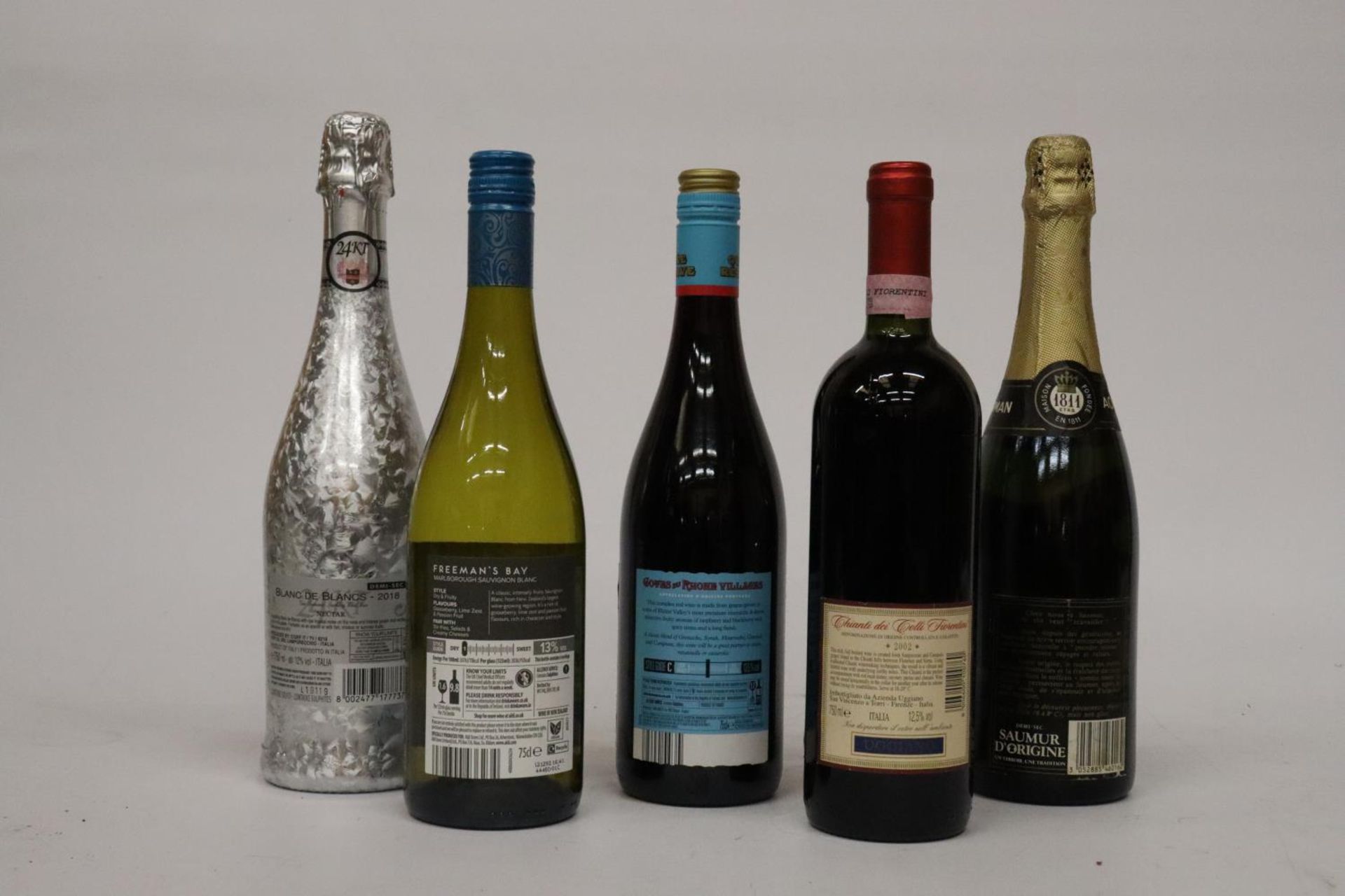 FIVE VARIOUS BOTTLES OF WINE TO INCLUDE A SAUVINGNON BLANC, PROSECCO ETC - Image 4 of 6
