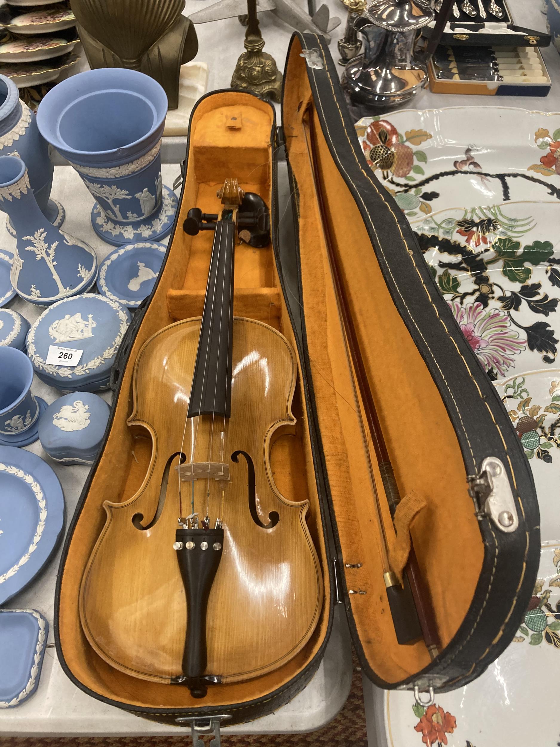 A VIOLIN IN HARD CASE (NO MAKER'S MARK)