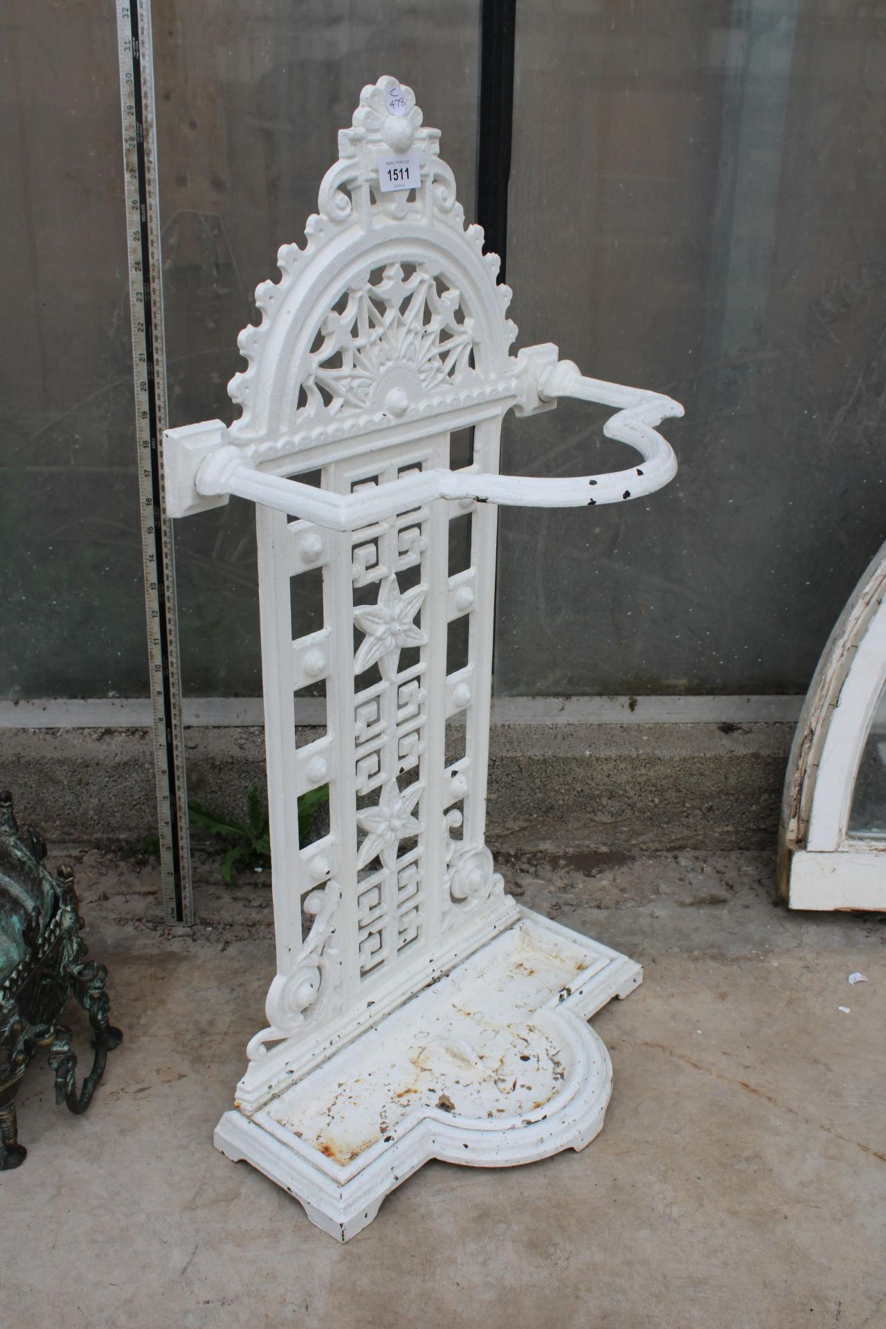 AN ANTIQUE CAST IRON STICK STAND WITH DRIP TRAY - Image 2 of 6