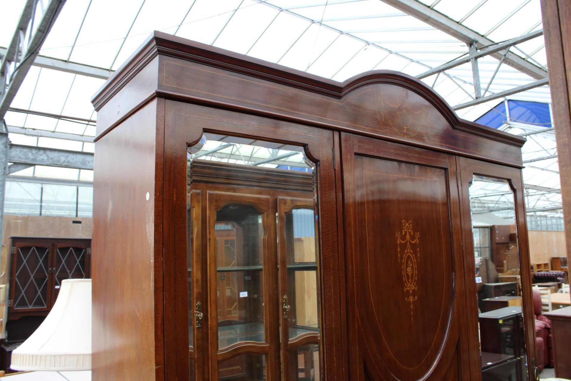 AN EDWARDIAN MAHOGANY AND INLAID DOUBLE MIRROR DOOR WARDROBE 74" WIDE - Image 2 of 9