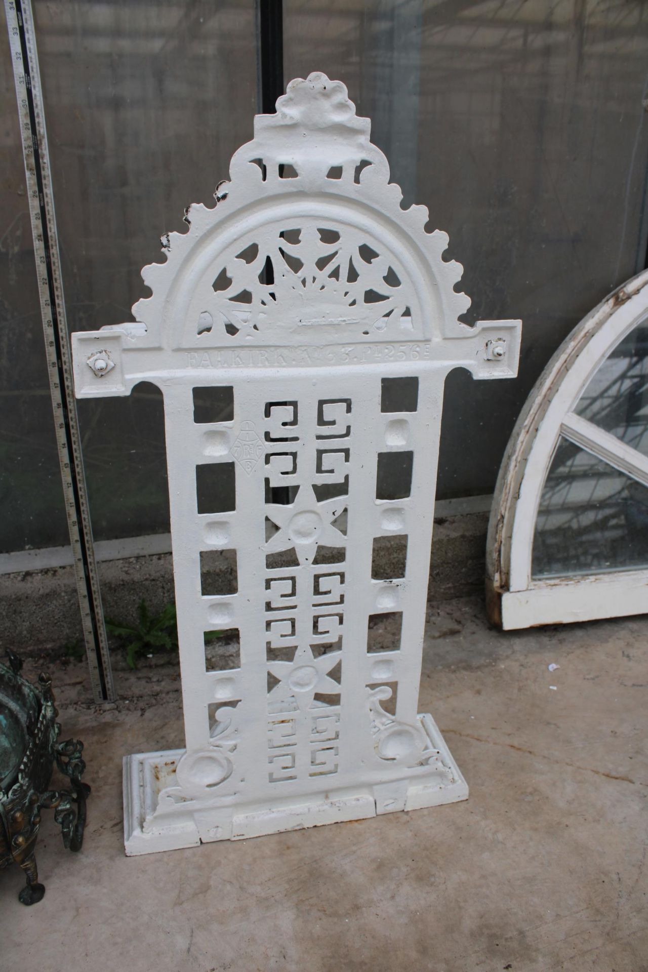 AN ANTIQUE CAST IRON STICK STAND WITH DRIP TRAY - Image 5 of 6