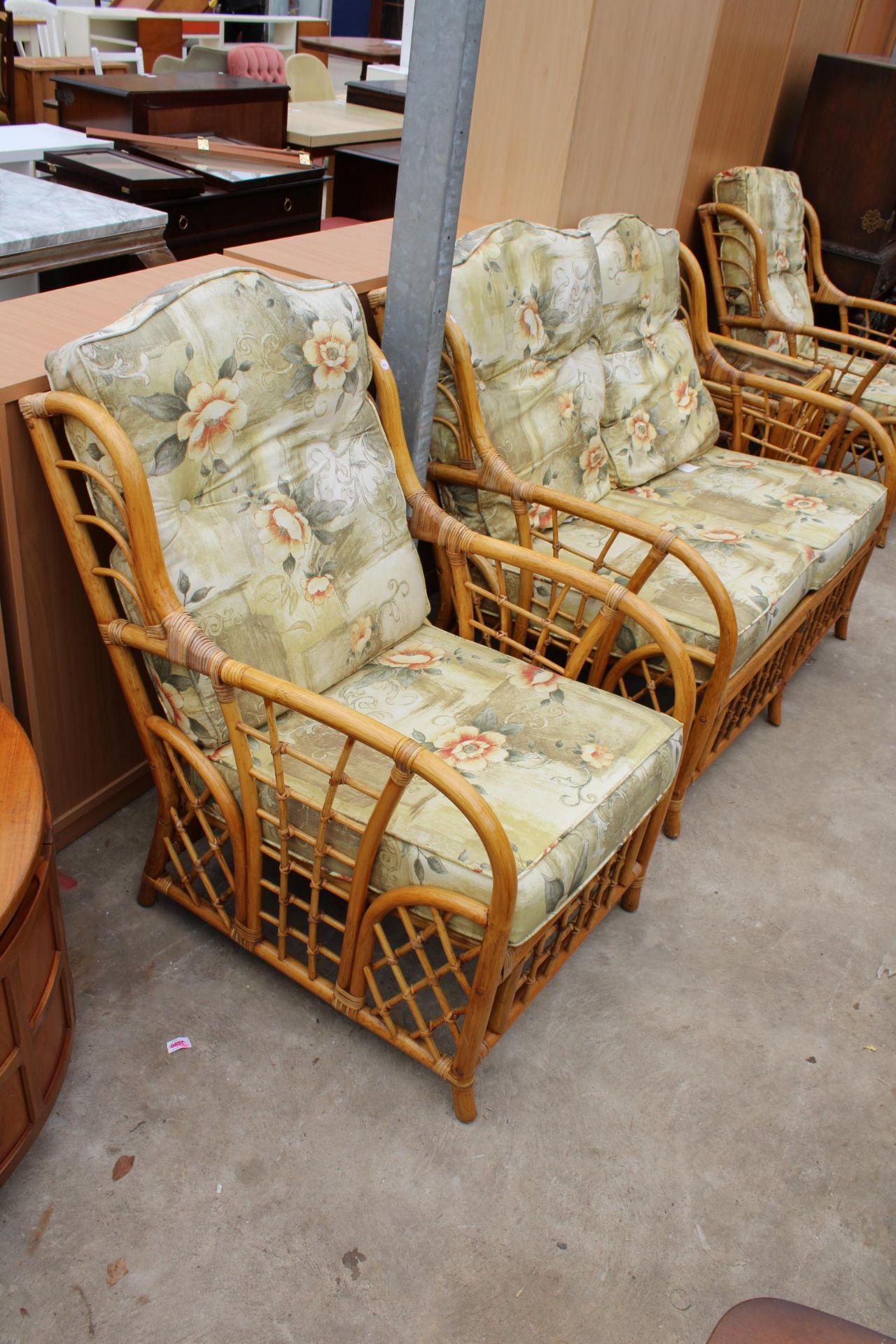 A BAMBOO AND WICKER SUITE COMPRISING OF A TWO SEATER SETTEE, TWO CHAIRS AND A TABLE - Image 2 of 3