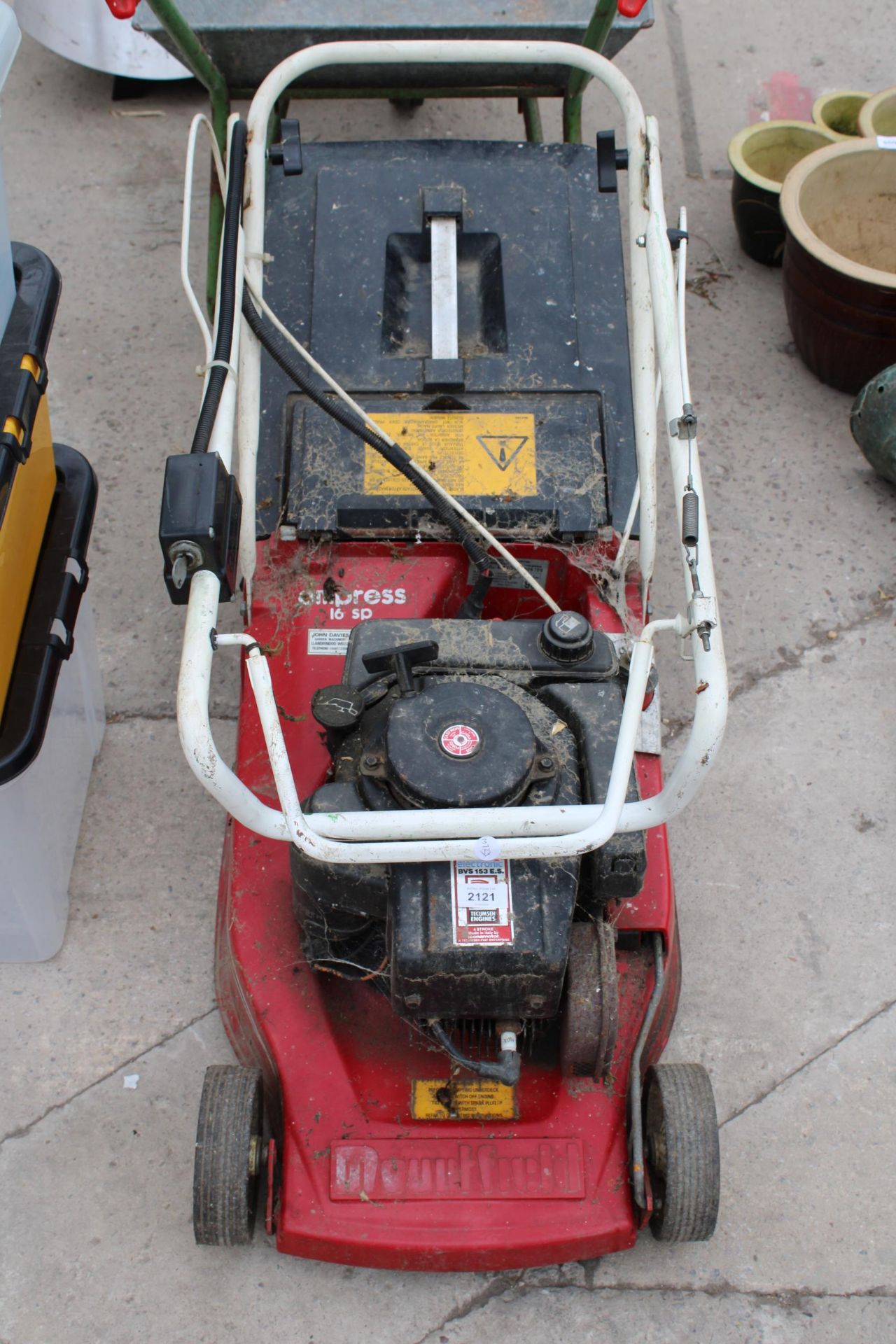 A MOUNTFIELD PETROL ENGINE LAWN MOWER WITH GRASS BOX