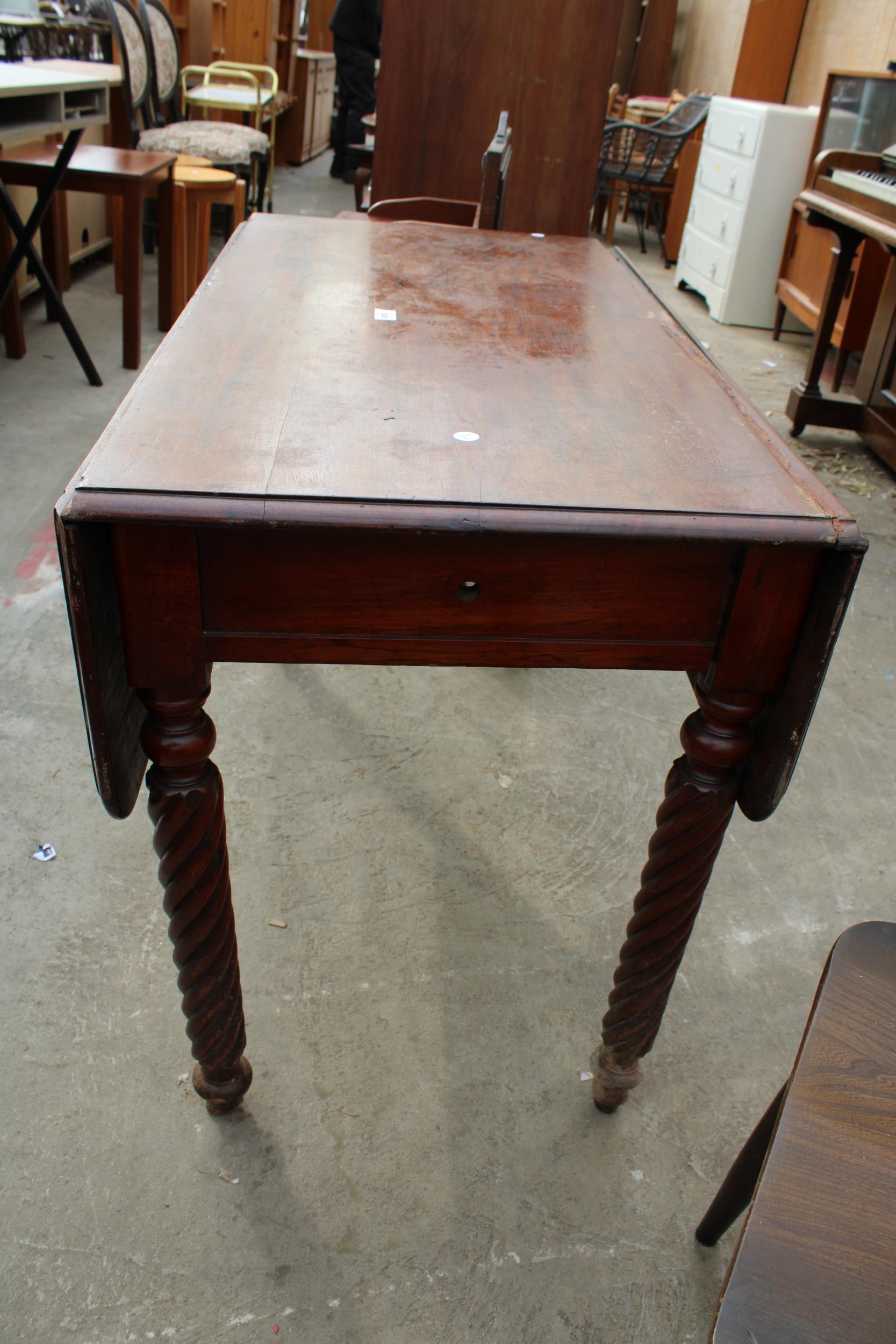 A VICTORIAN MAHOGANY PEMBROKE TABLE ON KNURLED LEGS, A TELEPHONE TABLE AND WOOLWORK FIRE SCREEN - Image 4 of 4