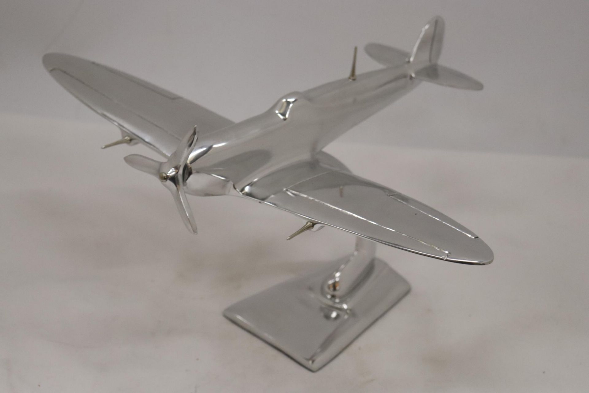 A LARGE CHROME SPITFIRE ON A STAND - Image 5 of 6