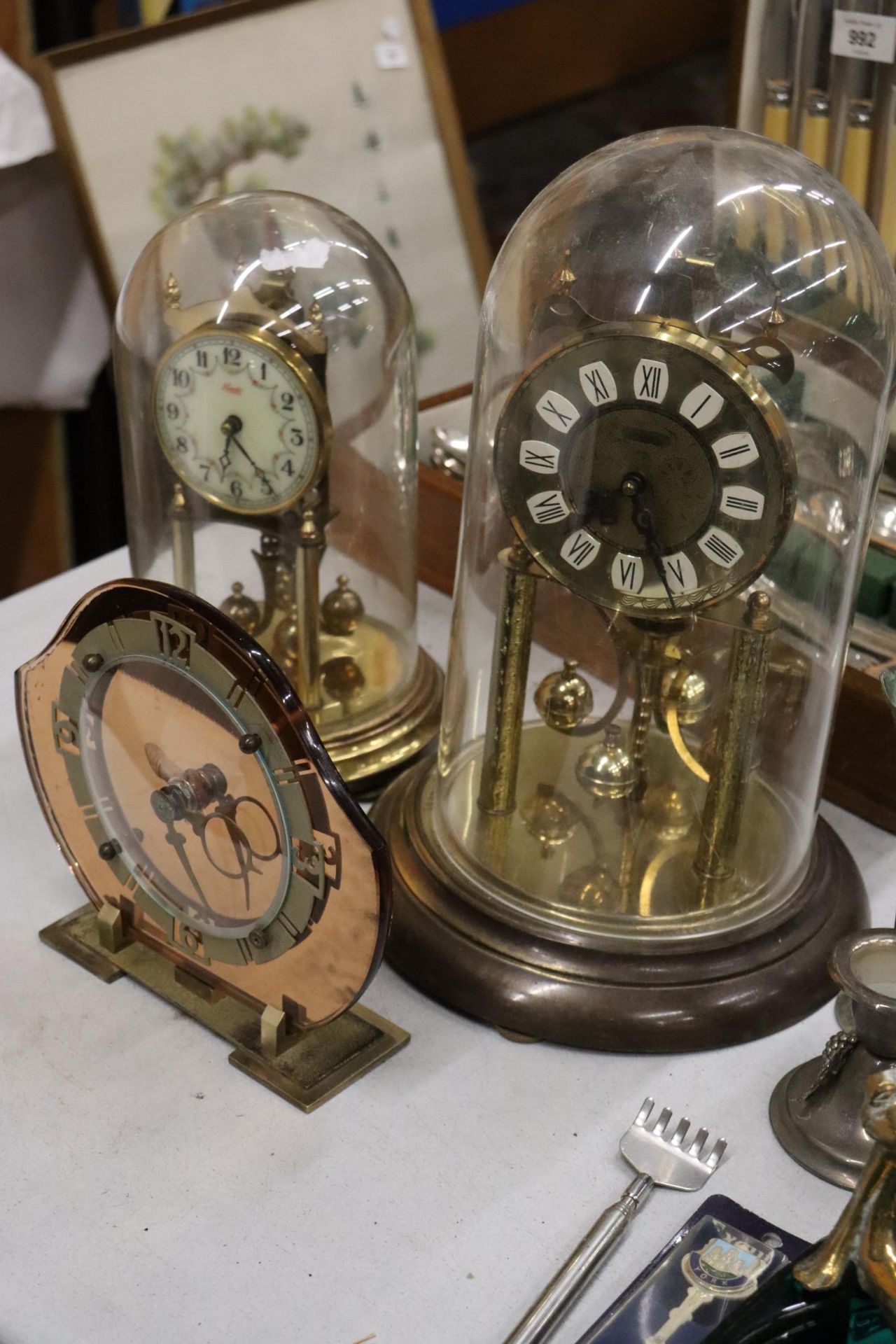 TWO VINTAGE ANNIVERSARY CLOCKS IN DOMES PLUS A MANTLE CLOCK - Image 5 of 12