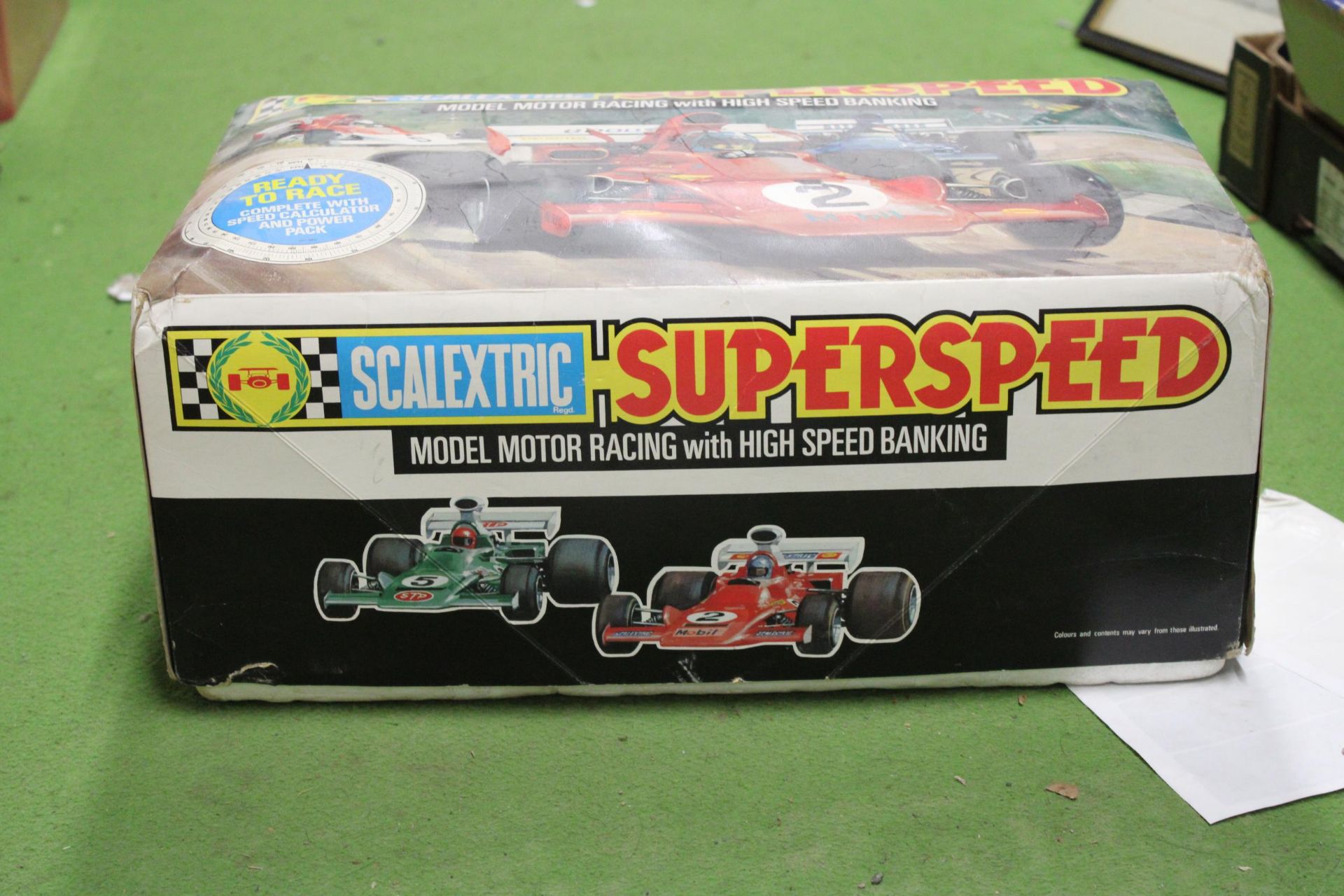 A BOXED SCALEXTRIC SUPERSPEED MODEL MOTOR RACING SET - Bild 4 aus 5