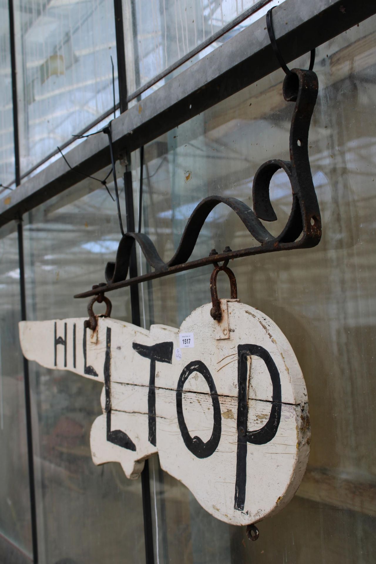 A VINTAGE WOODEN HAND PAINTED 'HILLTIOP' SIGN WITH CAST IRON HANGING BRACKET - Image 2 of 3