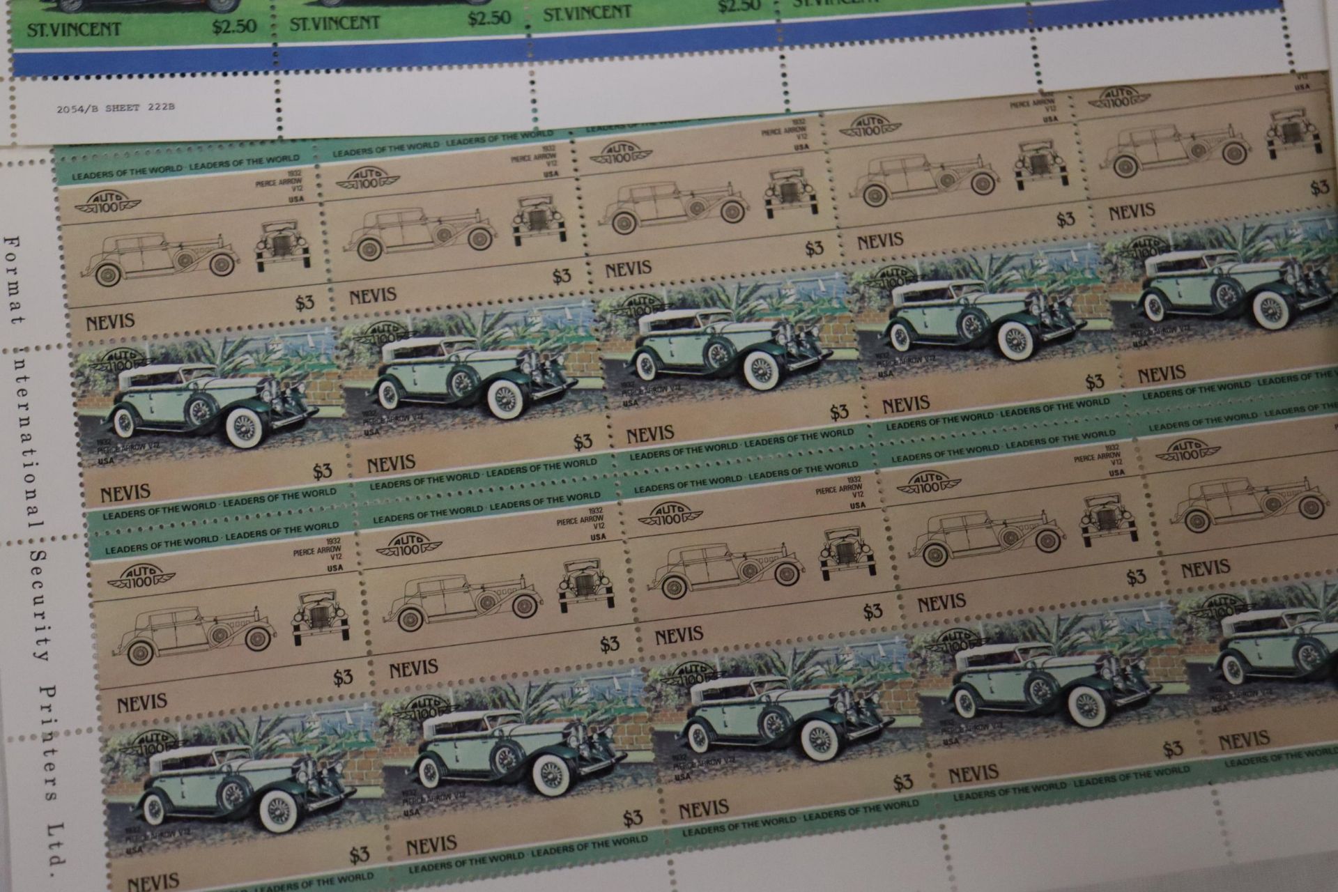 A COLLECTION OF FULL SHEETS OF CLASSIC CAR STAMPS - Bild 3 aus 7