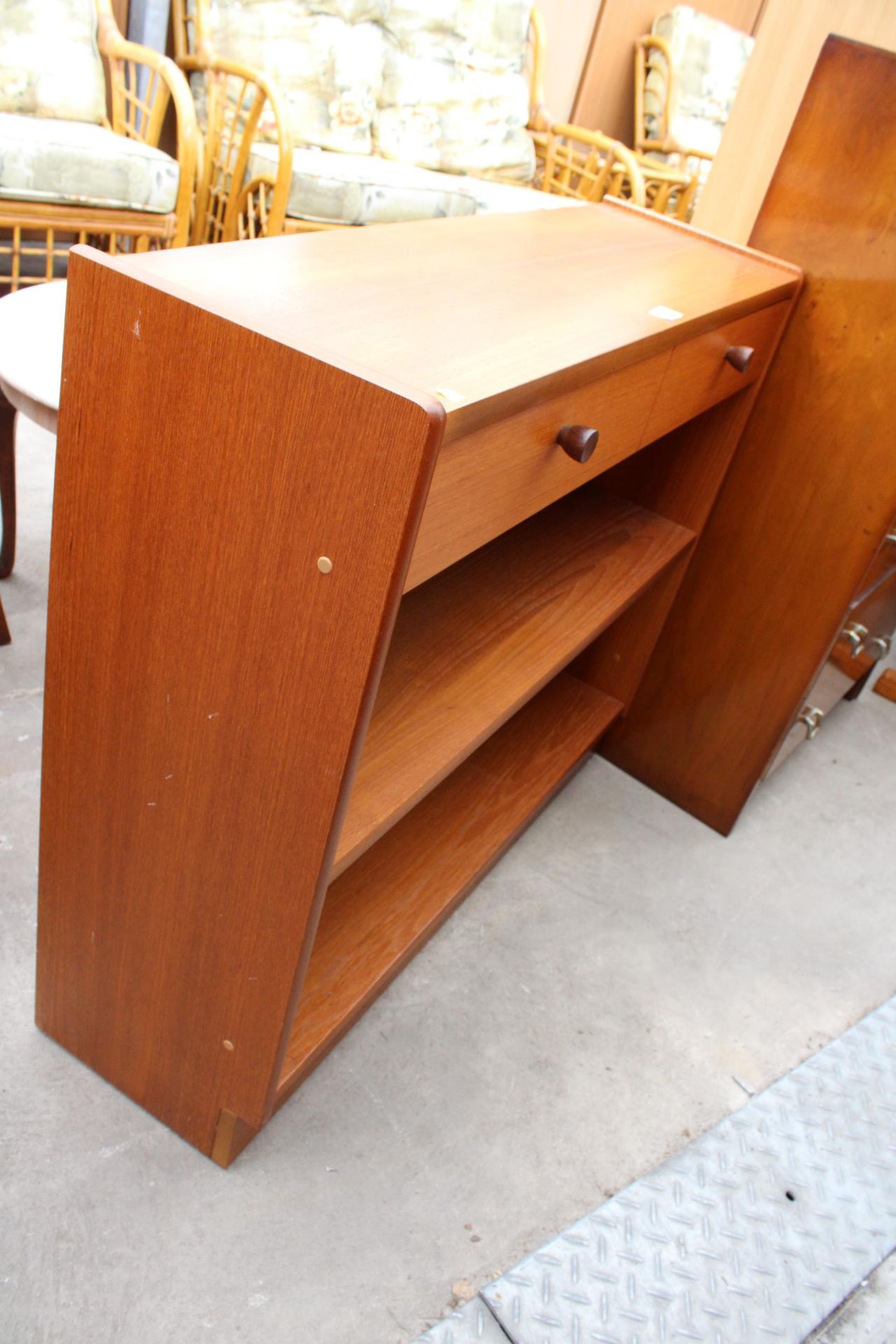 A RETRO TEAK PARKER KNOLL OPEN BOOKCASE WITH SINGLE DRAWER 34" WIDE - Image 2 of 3