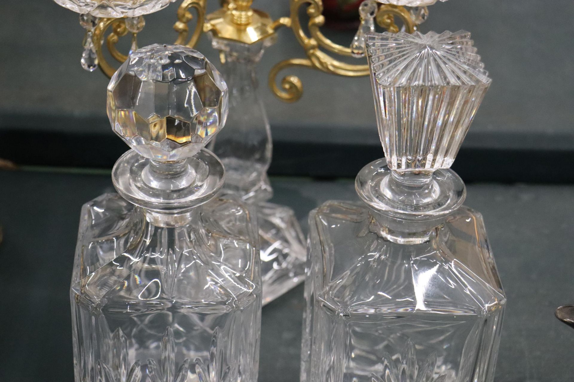 A CRYSTAL AND AND BRASS COLOURED CANDLEARBRA TOGETHER WITH TWO CRYSTAL DECANTERS AND CHRISTMAS - Image 7 of 7