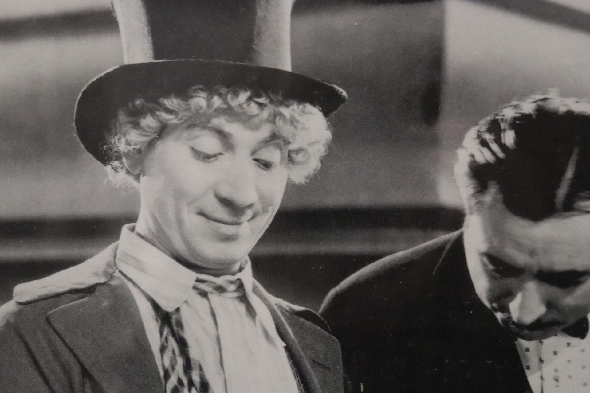 A LARGE MARX BROTHERS BLACK AND WHITE SCREENSHOT - Image 4 of 8