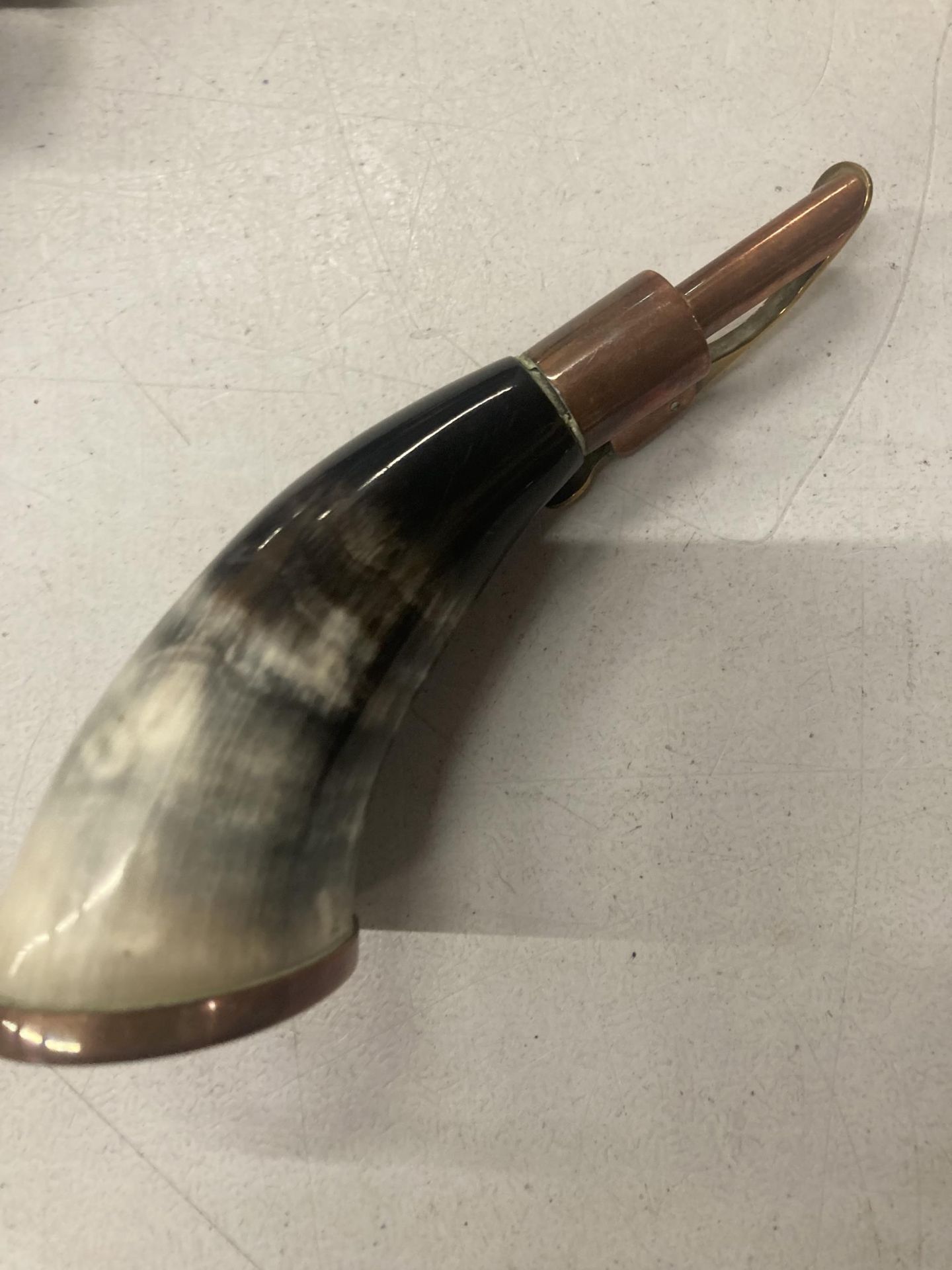 A COPPER AND HORN POWDER FLASK - Image 3 of 3