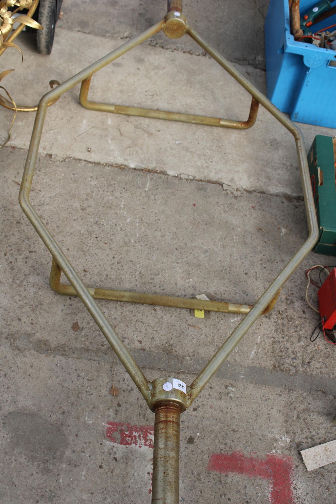 A METAL GO-KART FRAME - Image 2 of 2