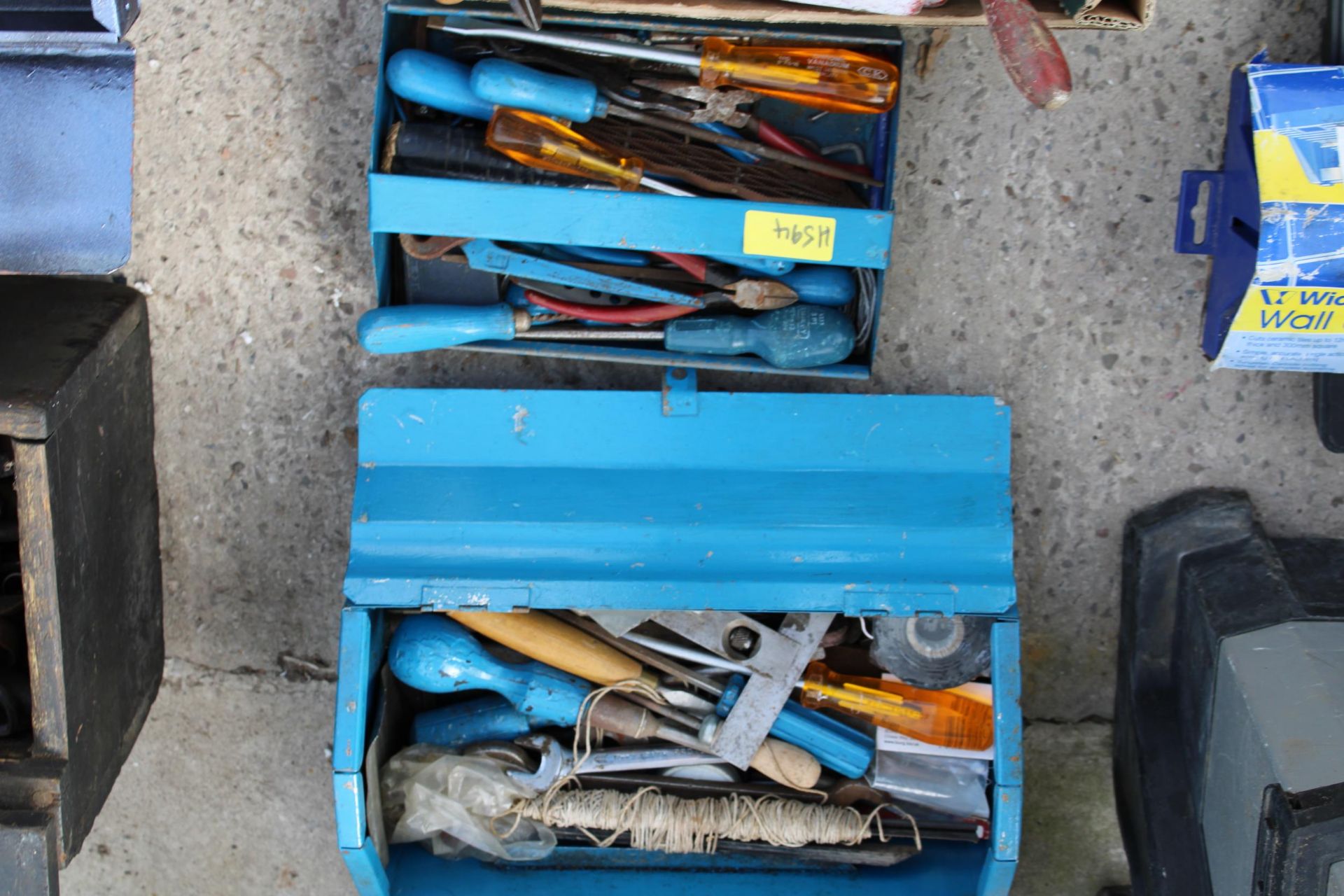 AN ASSORTMENT OF TOOLS TO INCLUDE SPANNERS AND AN AXE ETC - Image 2 of 3
