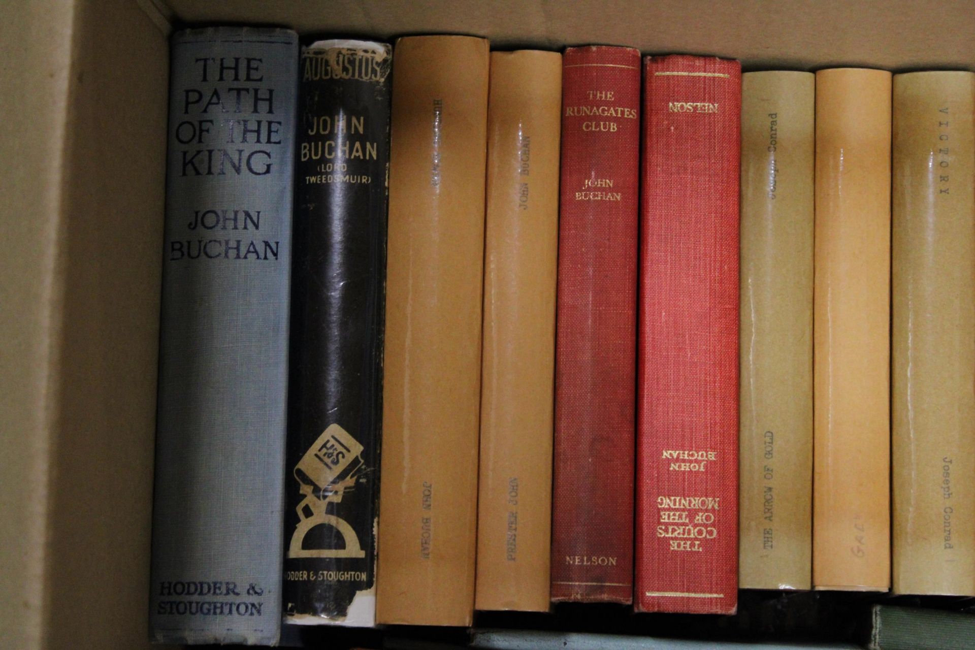 VARIOUS BOOKS TO INCLUDE THE COURTS OF THE MORNING, PRESTER JOHN, THE RUNAGATES CLUB ETC - Image 2 of 4
