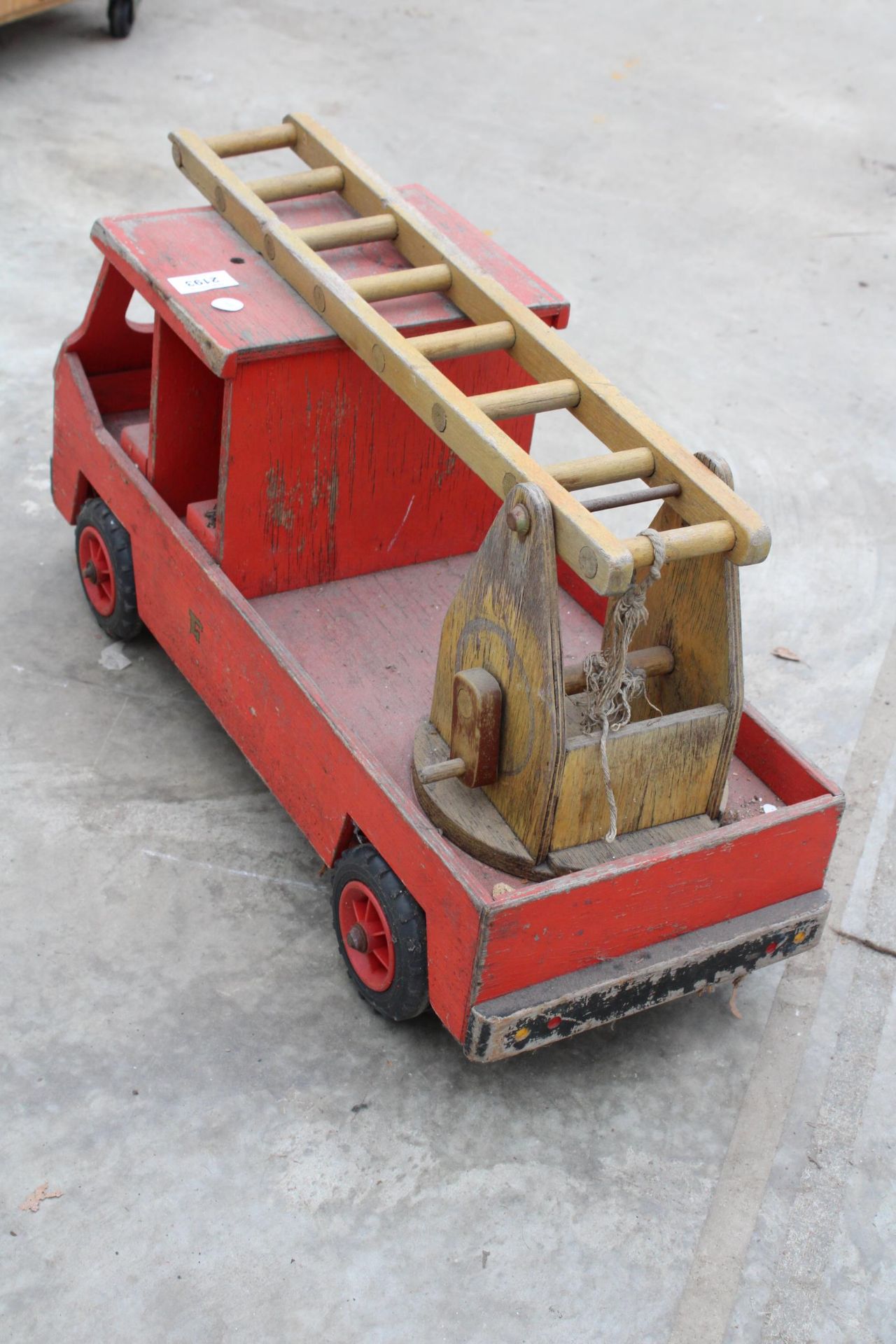 A LARGE WOODEN FIRE TRUCK - Image 3 of 3