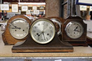 FOUR VINTAGE MANTEL CLOCKS IN WOODEN CASES