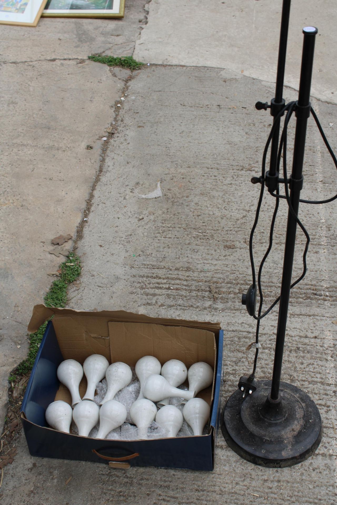 A METAL STANDARD LAMP AND CERMIC BUD VASES - Image 2 of 3