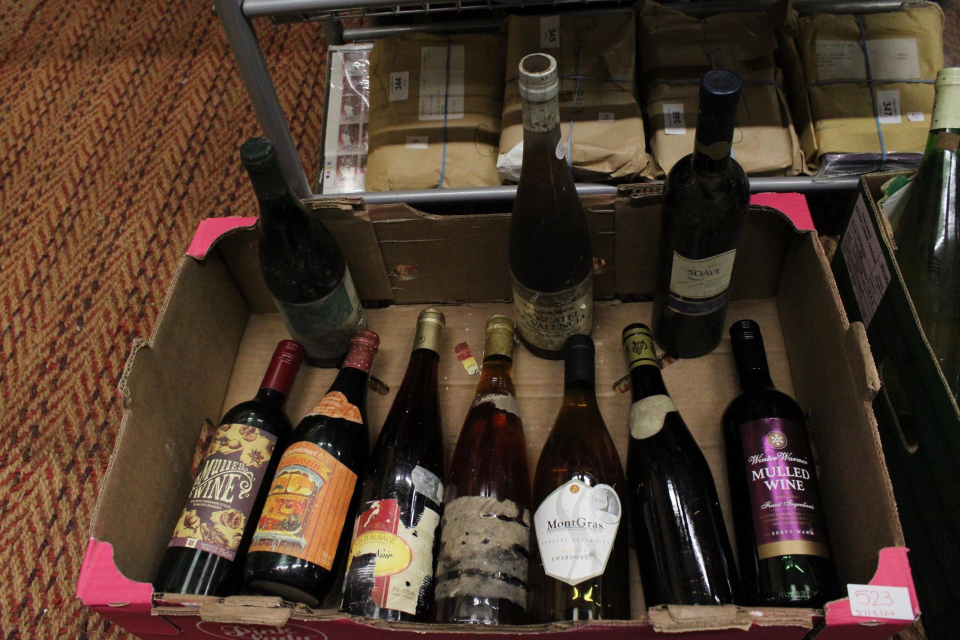 NINETEEN ASSORTED BOTTLES OF WINE TO INCLUDE SANGRIA, CIDRE BRUT, SOAVE CLASSICO 2007, MULLED - Image 2 of 3
