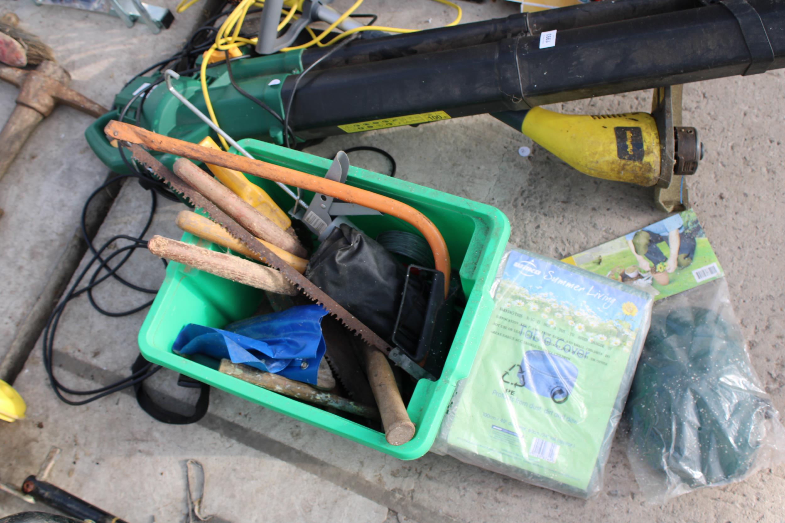 AN ASSORTMENT OF GARDEN TOOLS TO INCLUDE AN ELECTRIC LEAF BLOWER AND AN ELECTRIC GRASS STRIMMER ETC - Image 2 of 2