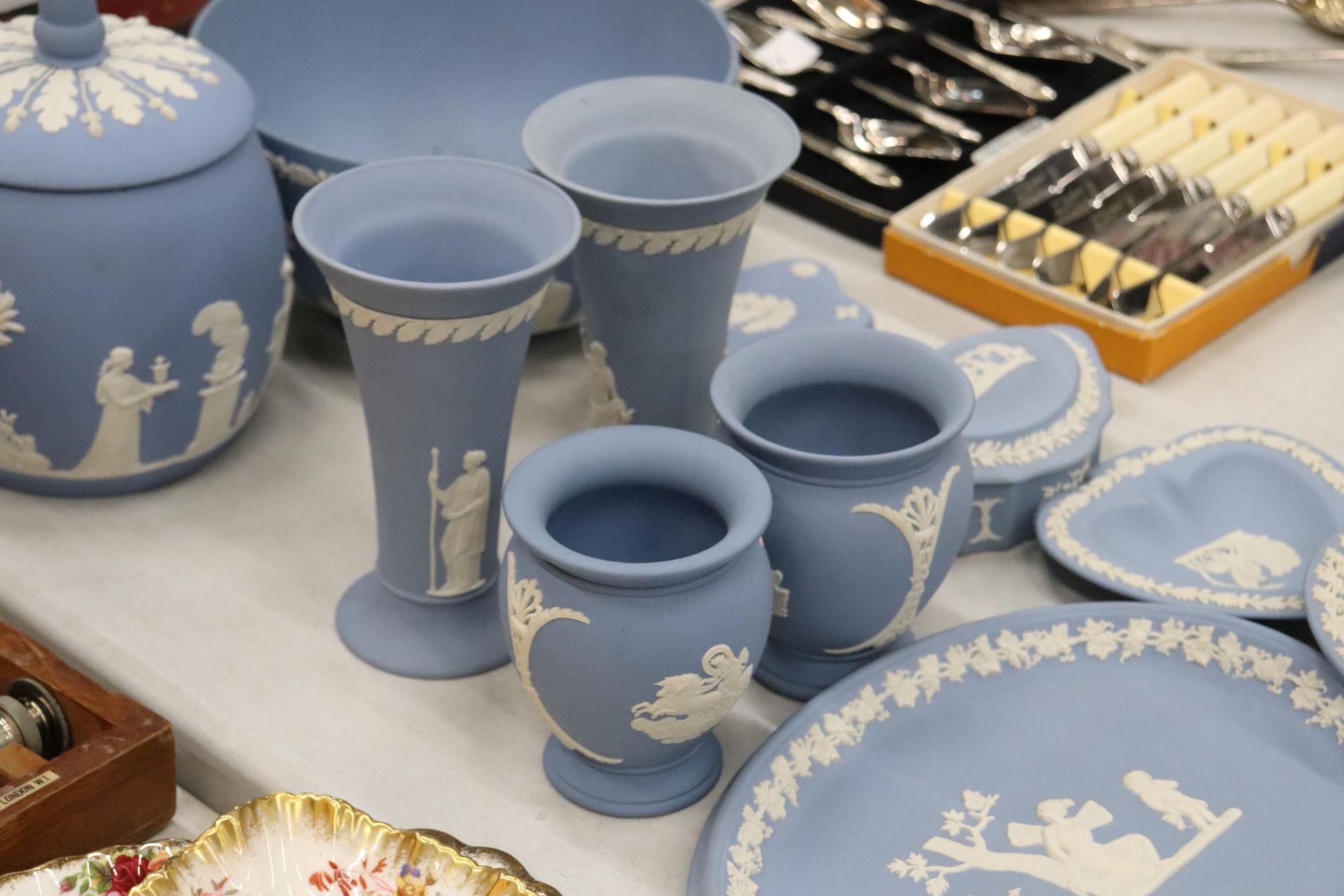 A COLLECTION OF JASPERWARE BLUE AND WHITE WEDGWOOD TO INCLUDE A BISCUIT BARREL, VASES, TINKET BOXES, - Image 2 of 11