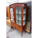 AN EDWARDIAN MAHOGANY AND INLAID TWO DOOR DISPLAY CABINET 51" WIDE