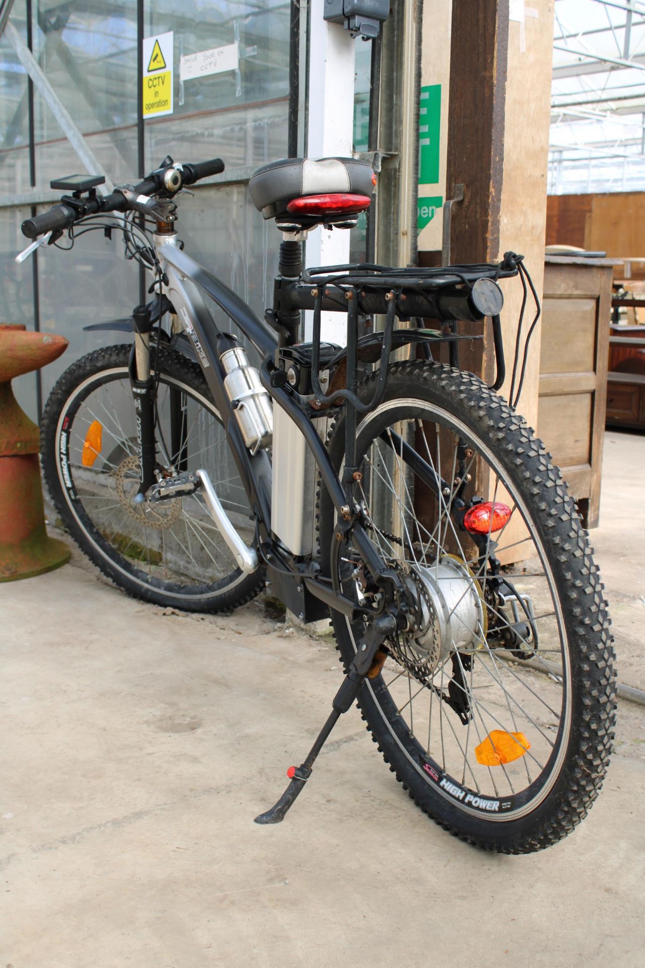 A DR.BIKE ELECTRIC ASSISTED GENTS MOUNTAIN BIKE WITH FRONT SUSPENSION, DISC BRAKES AND 6 SPEED - Image 3 of 7