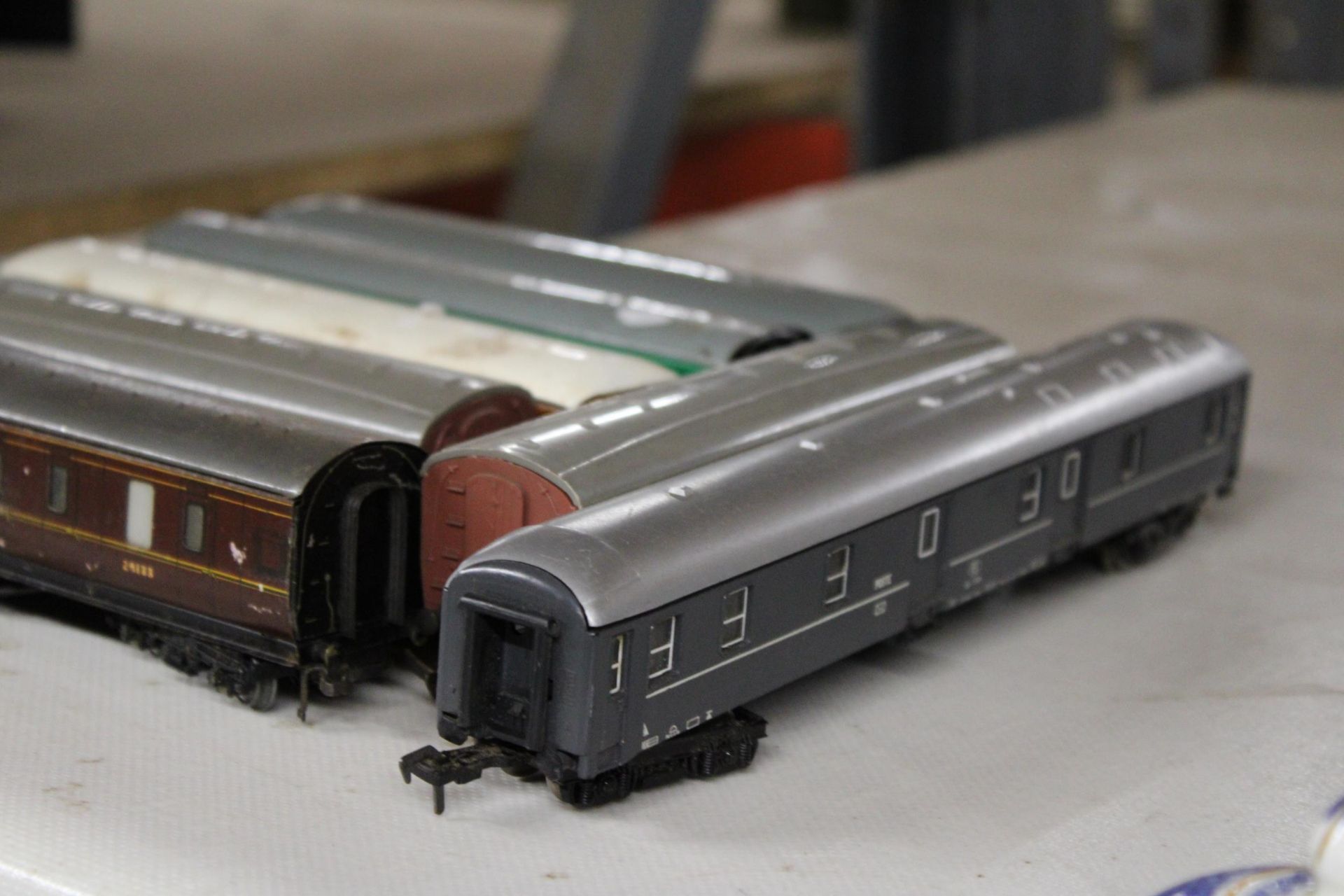 SEVEN EARLY CARRIAGES TO INCLUDE FOUR METAL EXAMPLES - Image 2 of 4