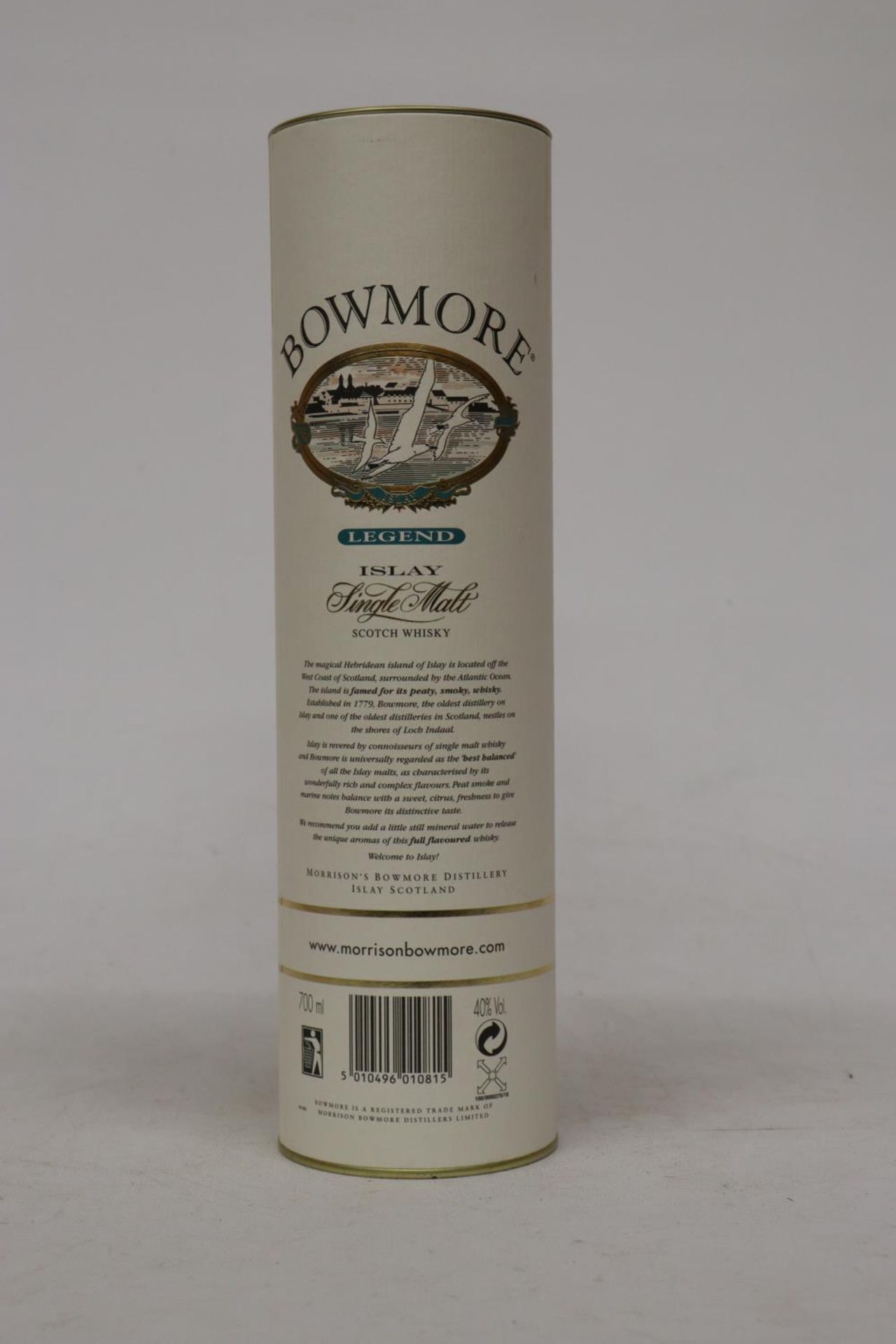 A BOTTLE OF BOWMORE LEGEND ISLAY SINGLE MALT WHISKY, BOXED - Image 3 of 5