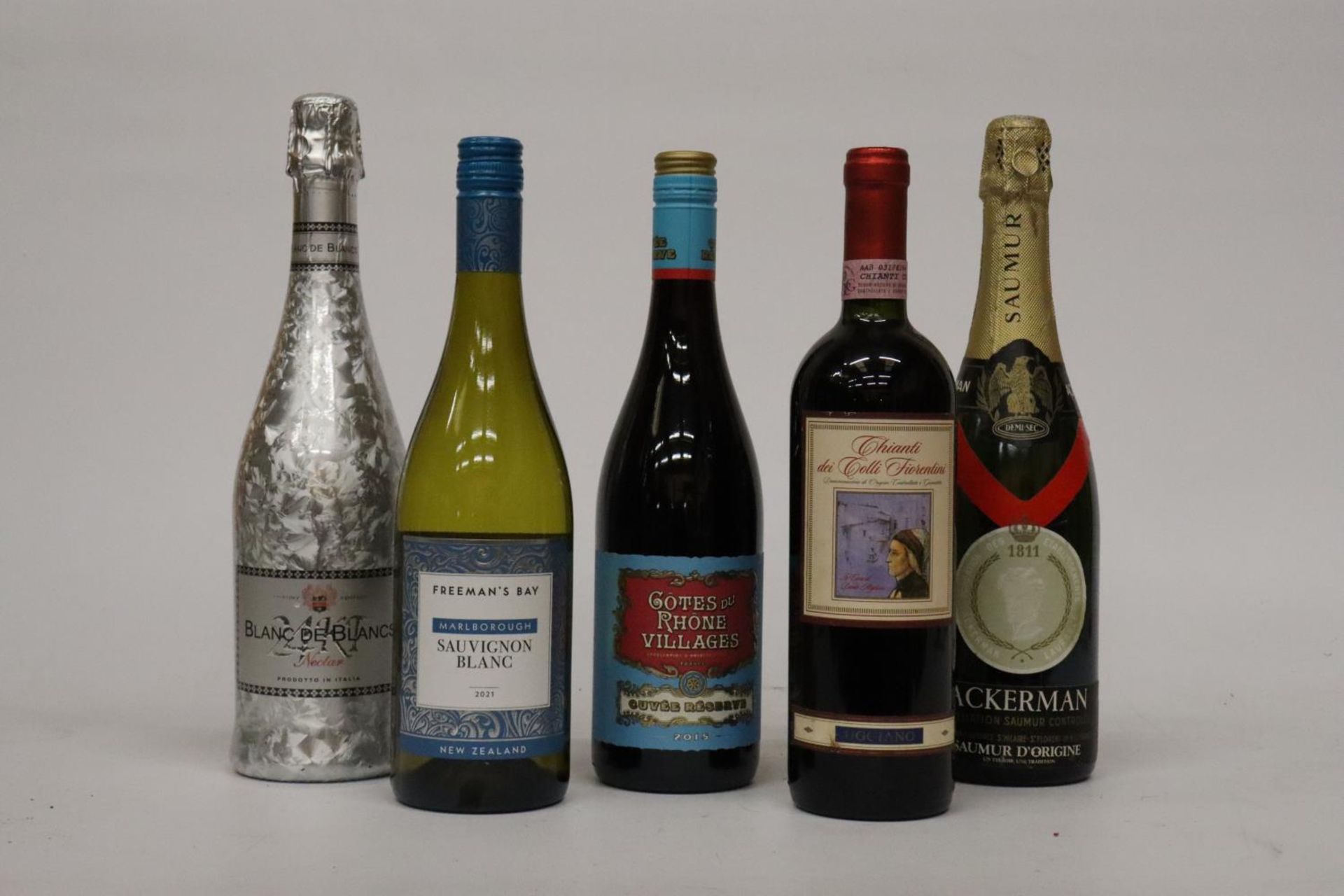 FIVE VARIOUS BOTTLES OF WINE TO INCLUDE A SAUVINGNON BLANC, PROSECCO ETC - Image 3 of 6