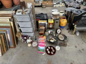 AN ASSORTMENT OF ITEMS TO INCLUDE ORDNANCE SURVEY MAPS, PHOTO FRAMES AND BOOKS ETC