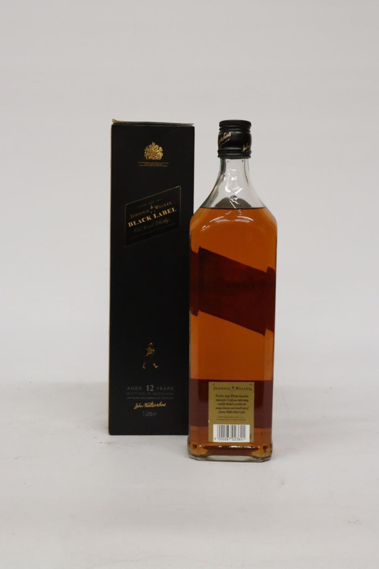 A 1L BOTTLE OF JOHNNIE WALKER BLACK LABEL SCOTCH WHISKY WITH PRESENTATION BOX - Image 2 of 4