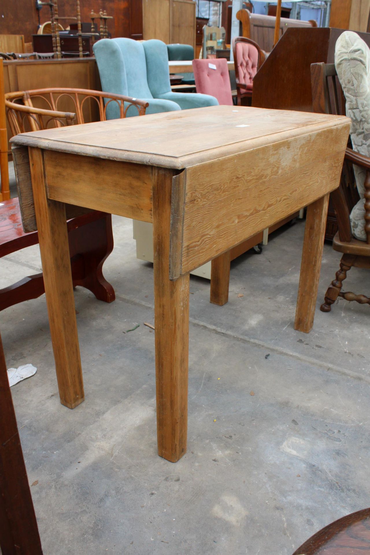 A VICTORIAN PINE AND BEECH DROP LEAF KITCHEN TABLE WITH SINGLE DRAWER - Image 2 of 2