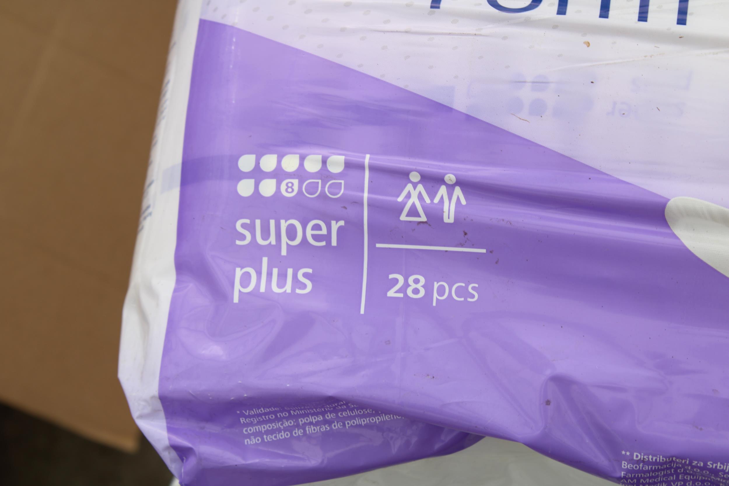 A LARGE COLLECTION OF AS NEW MOLICARE PREMIUM SUPER PLUS PADS - Image 3 of 4