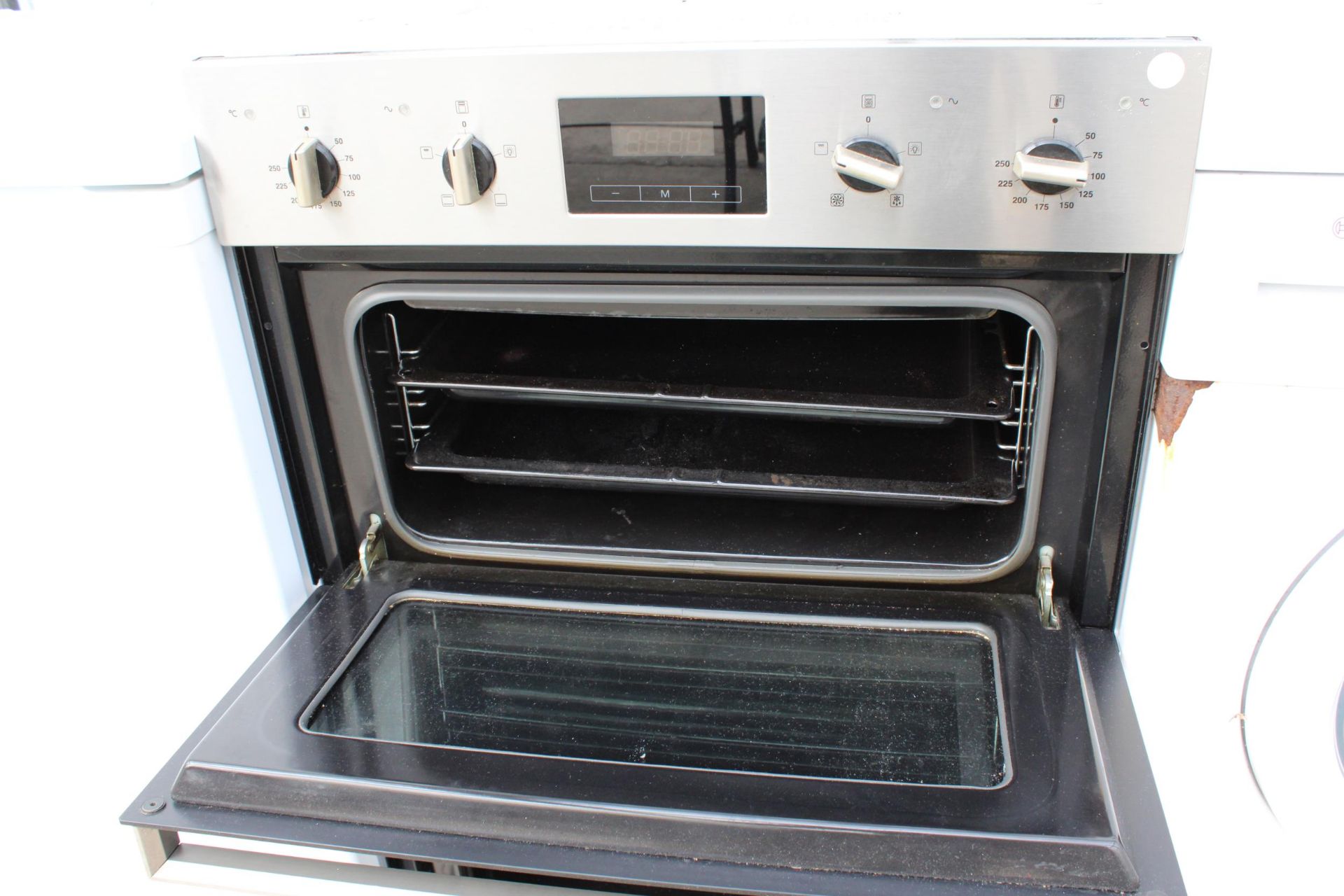 A CHROME AND BLACK BAUMATIC INTERGRATED DOUBLE OVEN - Image 2 of 3