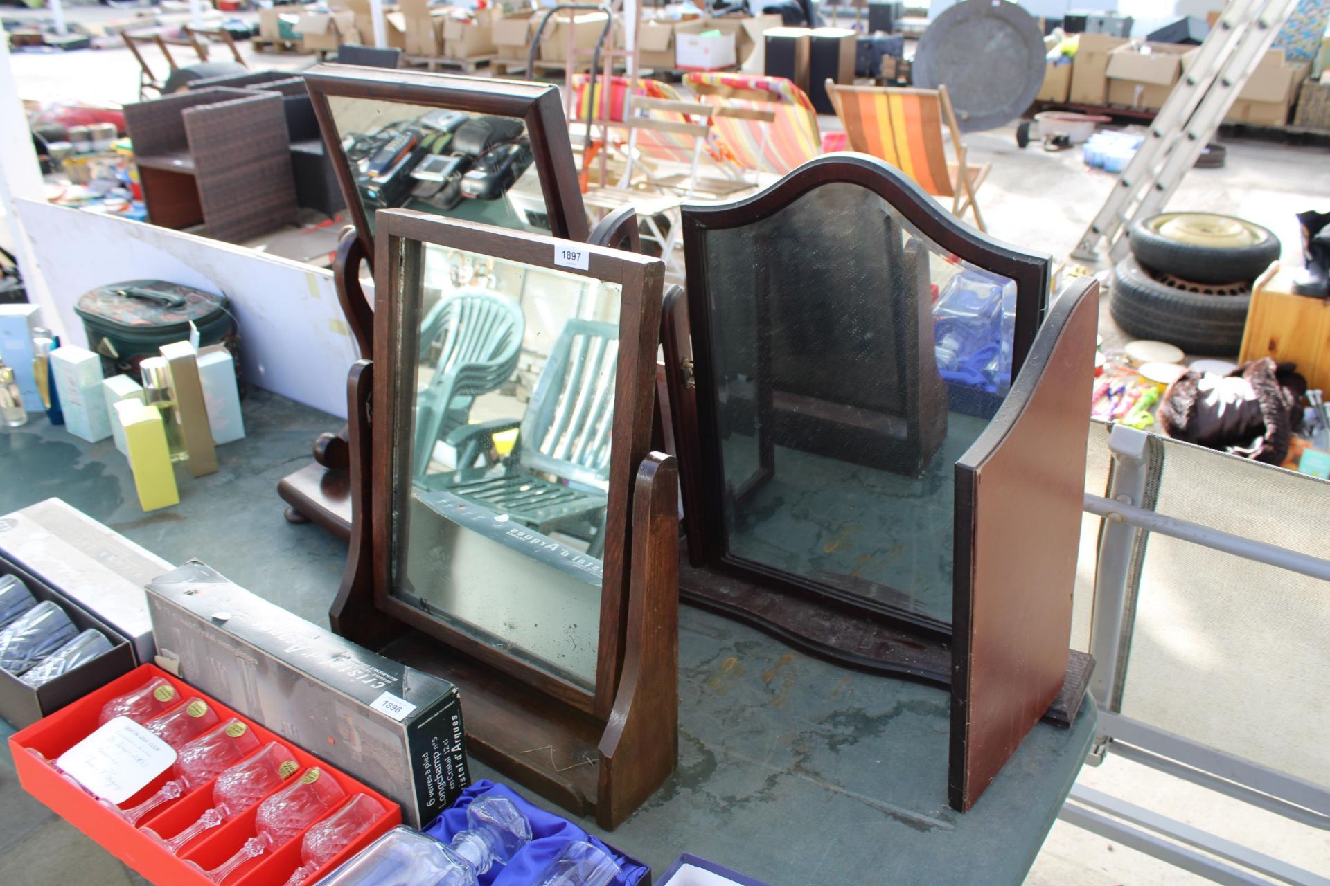 THREE VARIOUS WOODEN SWING FRAME DRESSING TABLE MIRRORS - Image 3 of 3