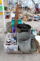 AN ASSORTMENT OF HOUSEHOLD CLEARANCE ITEMS