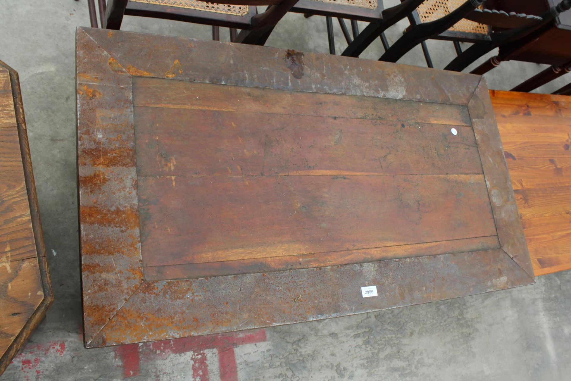 AN INDUSTRIAL STYLE COFFEE TABLE WITH METAL TRIM 43" X 24" AND AN OAK THREE TIER OCCASIONAL TABLE - Image 4 of 4