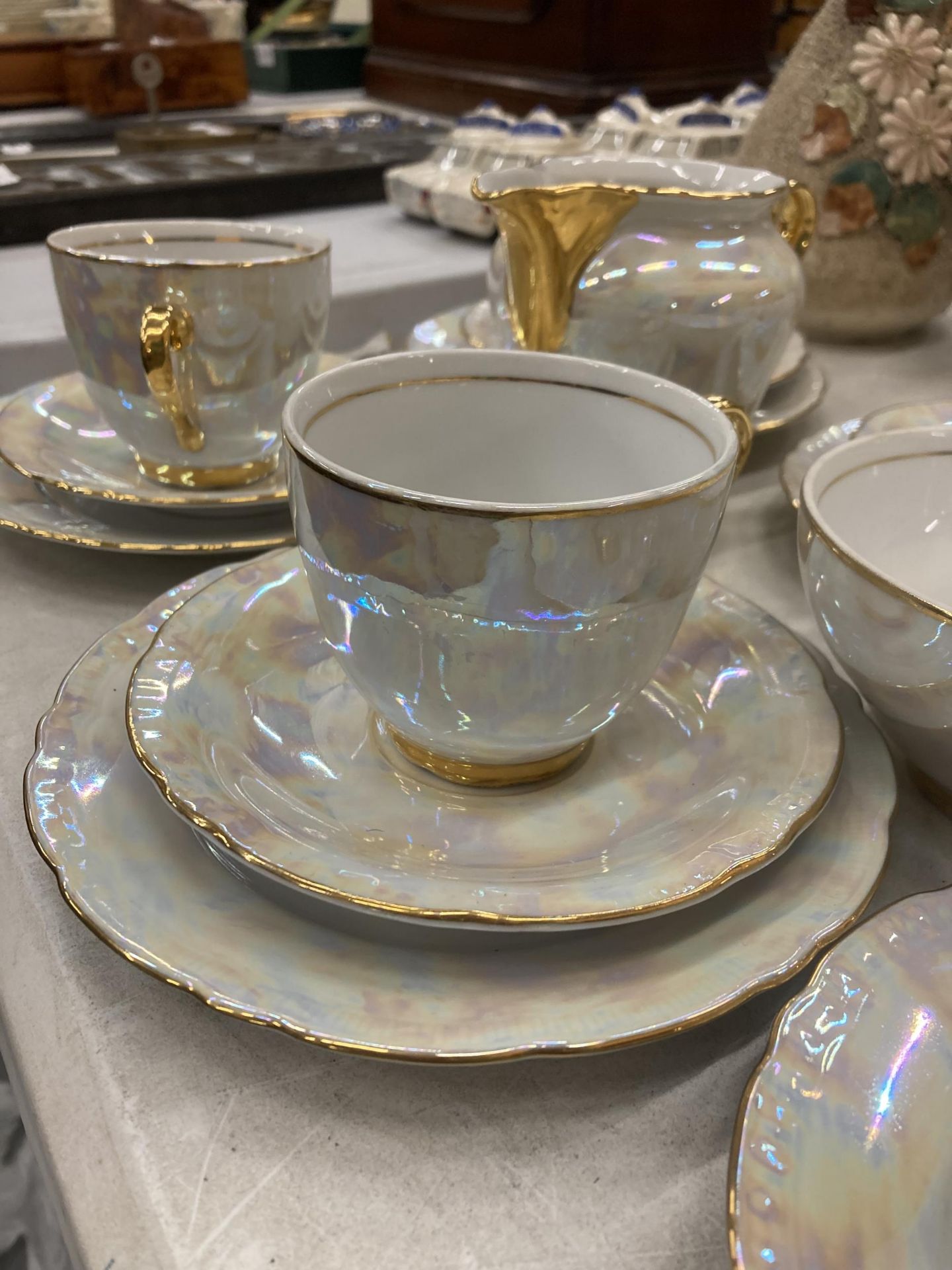 AN EIGHTEEN PIECE CZECHOSLOVAKIAN PEARLESCENT WITH GOLD TRIM PART TEASET TOGETHER WITH A ROYAL - Image 4 of 5