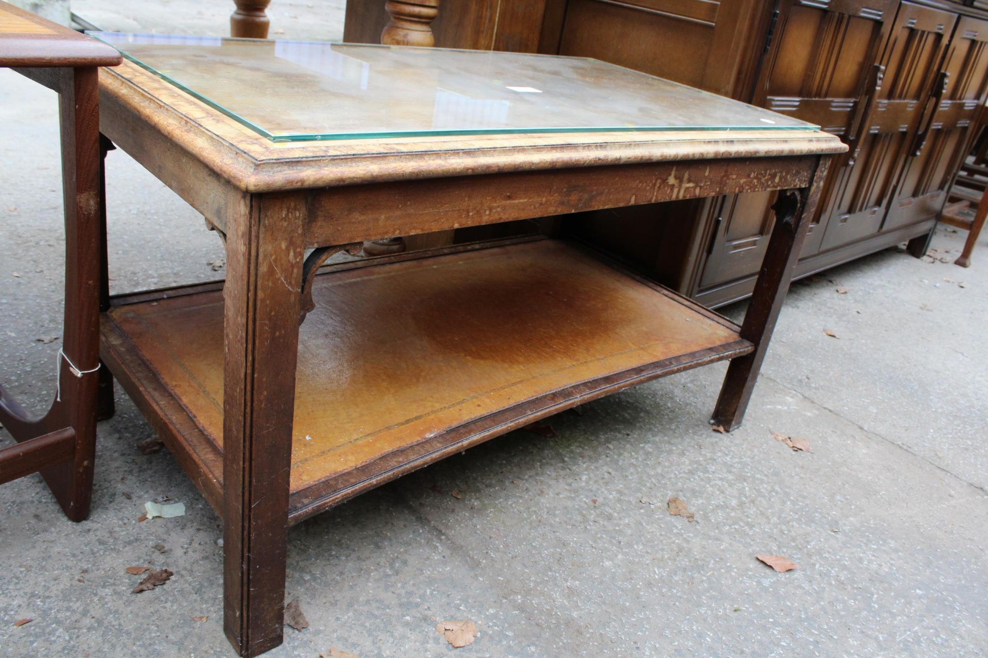 A MAHOGANY TWO TIER COFFEE TABLE - Image 2 of 2