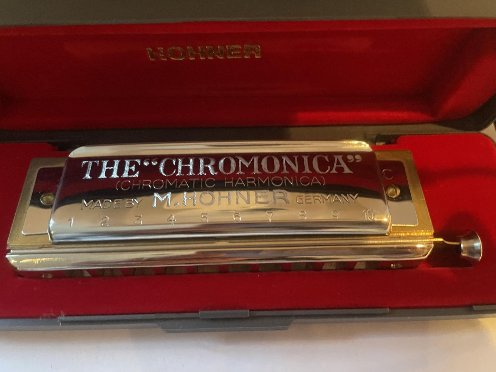 A HOHNER CHROMONICA 260 HARMONICA WITH ORIGINAL CASE - Bild 2 aus 5