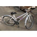 A DISCOVER FREESPIRIT LADIES BIKE WITH 18 SPEED SHIMANO GEAR SYSTEM