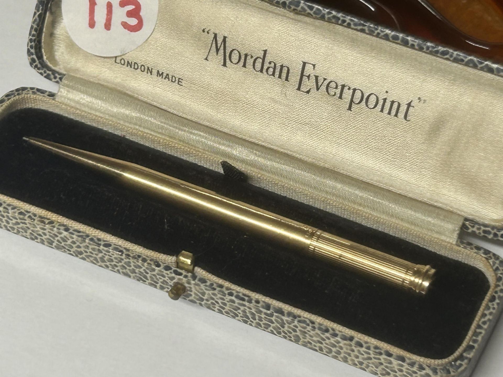 A 9 CARAT GOLD MORDAN EVERPOINT PROPELLING PENCIL IN ORIGINAL PRESENTATION BOX GROSS WEIGHT 13.33 - Image 3 of 3