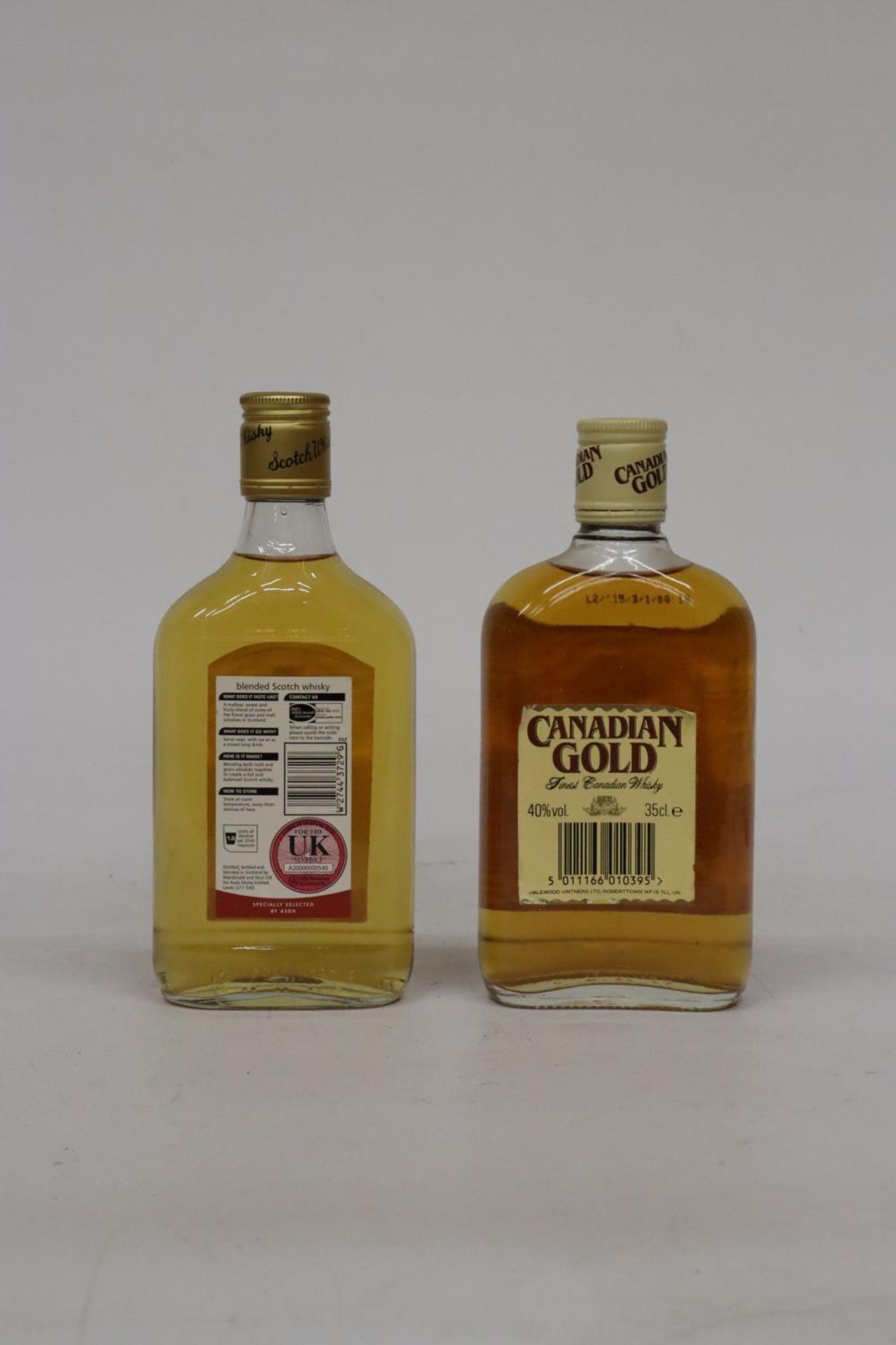 TWO 35CL BOTTLES OF WHISKY TO INCLUDE A SCOTCH AND A CANADIAN GOLD - Bild 2 aus 3