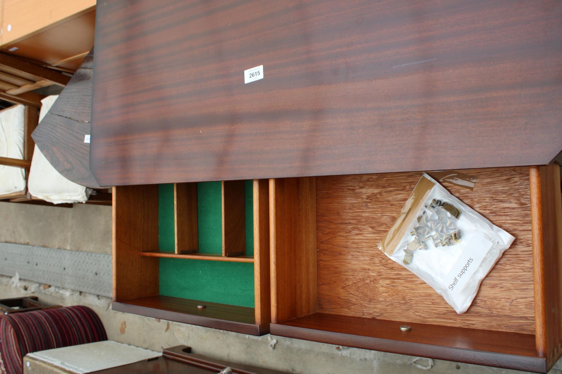 A REPRODUCTION MAHOGANY AND CROSSBANDED STRONGBOW SIDEBOARD, 36" WIDE - Image 4 of 4