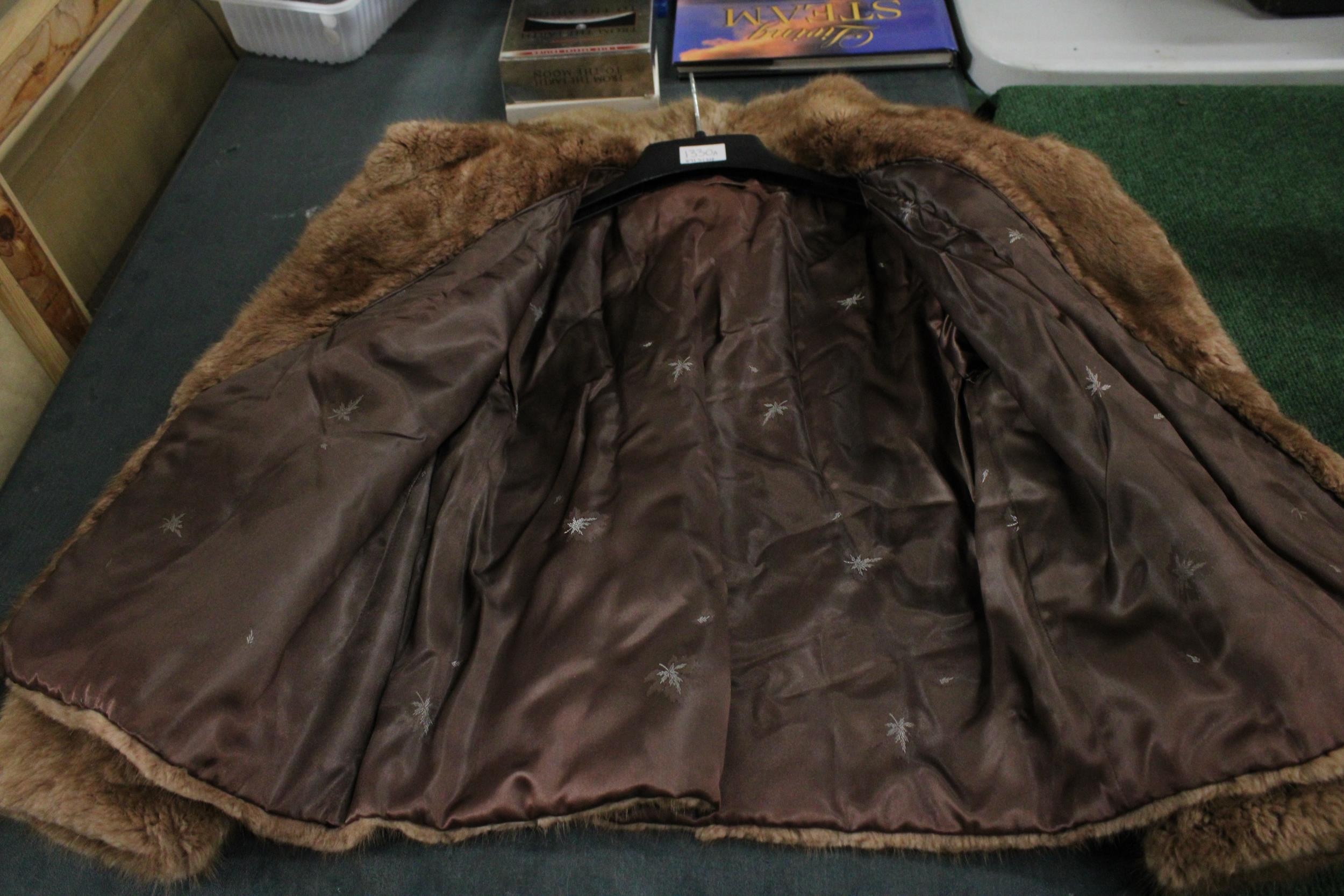 A BROWN BOLERO STYLE FUR COAT - Image 2 of 2