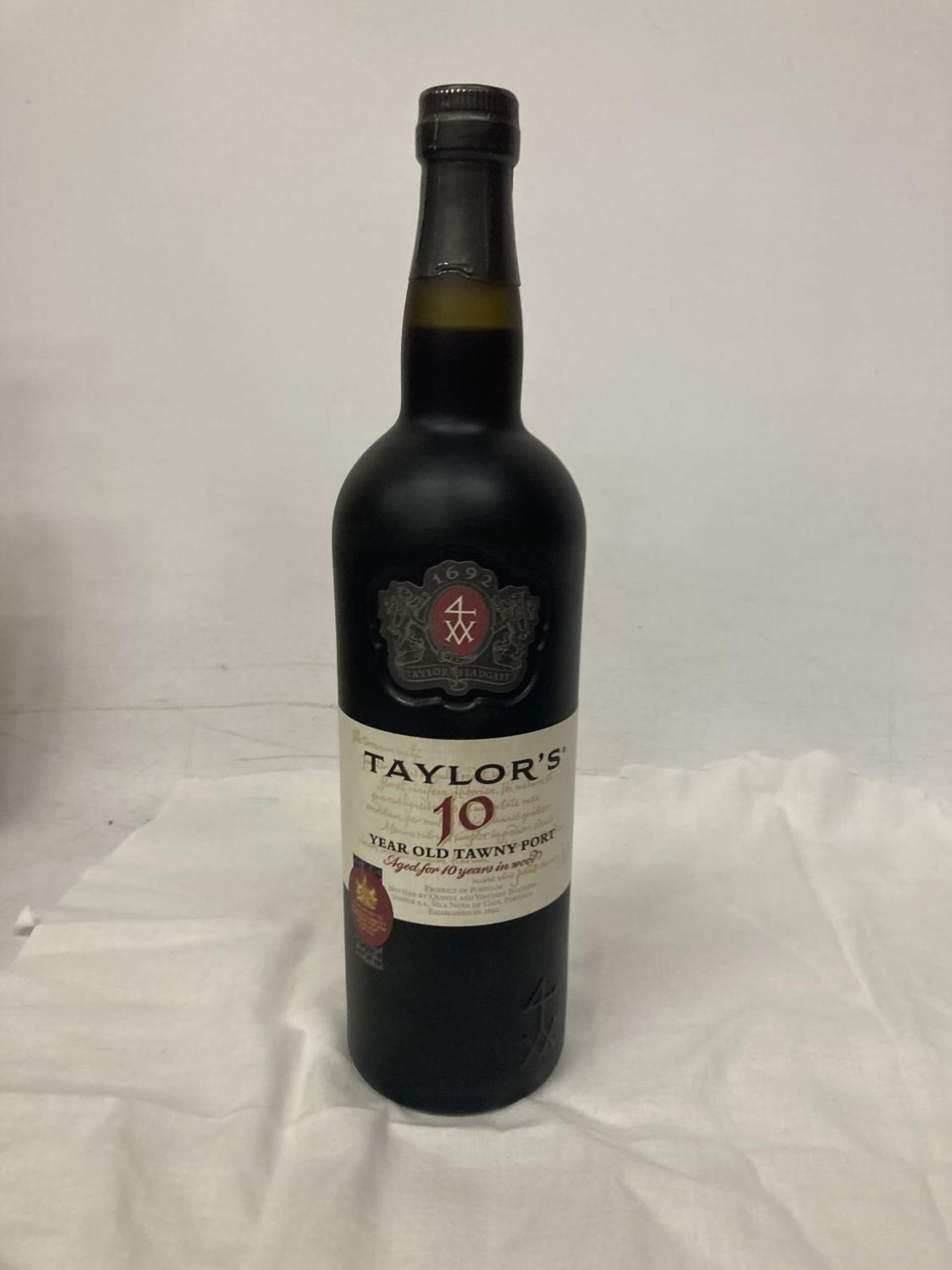 A 75CL BOTTLE OF TAYLORS 10 YEAR OLD TAWNY PORT