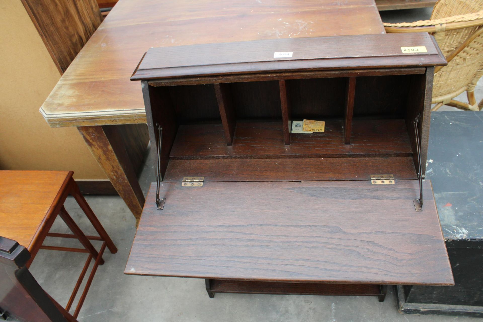A MID 20TH CENTURY OAK BUREAU WITH OPEN SHELVES TO BASE26" WIDE - Image 3 of 3